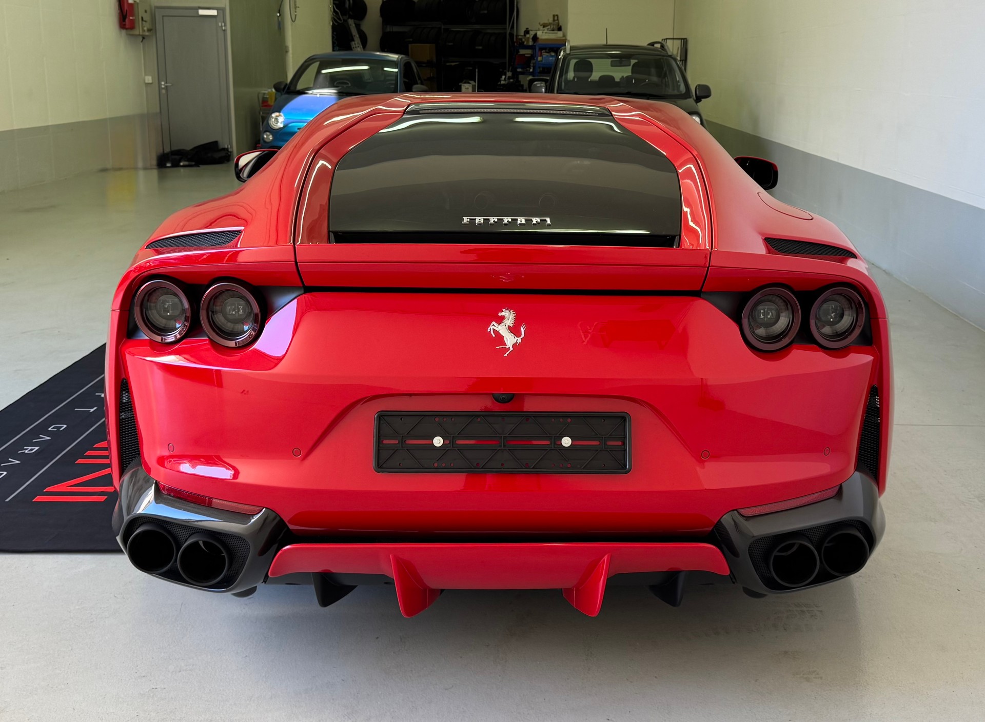 FERRARI 812 Superfast-image-4