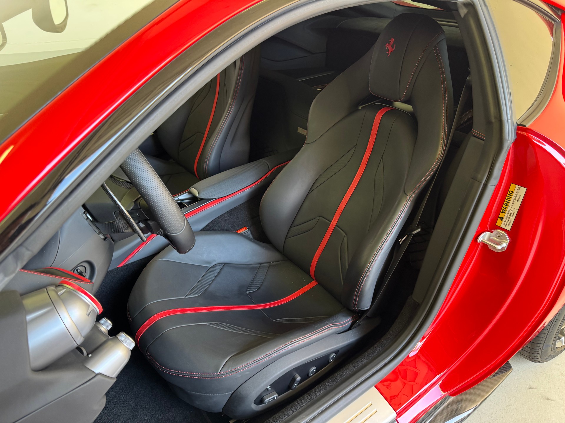 FERRARI 812 Superfast-image-8