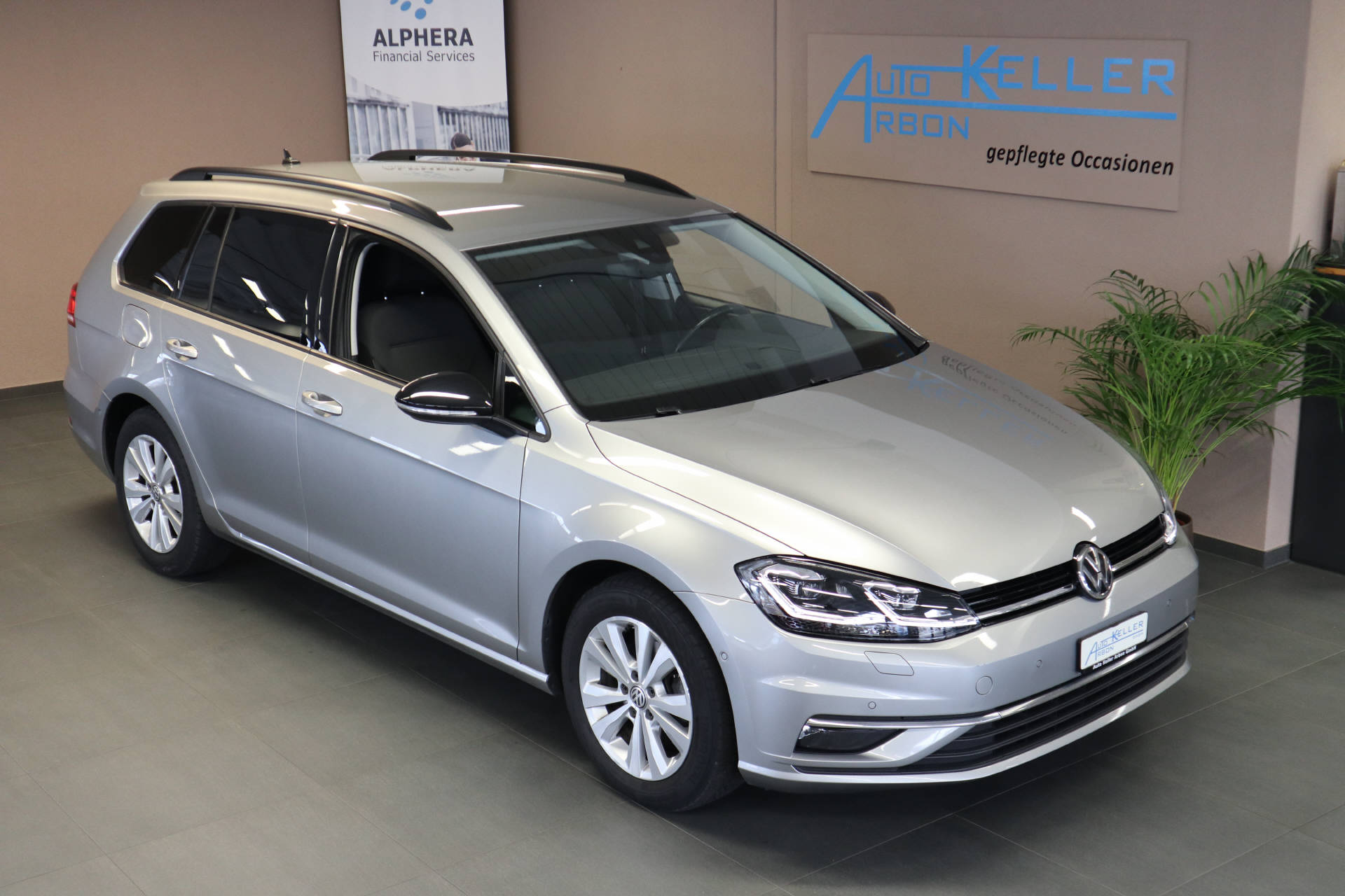 VW Golf VII Variant 2.0 TDI Comfortline DSG 4m-image-1