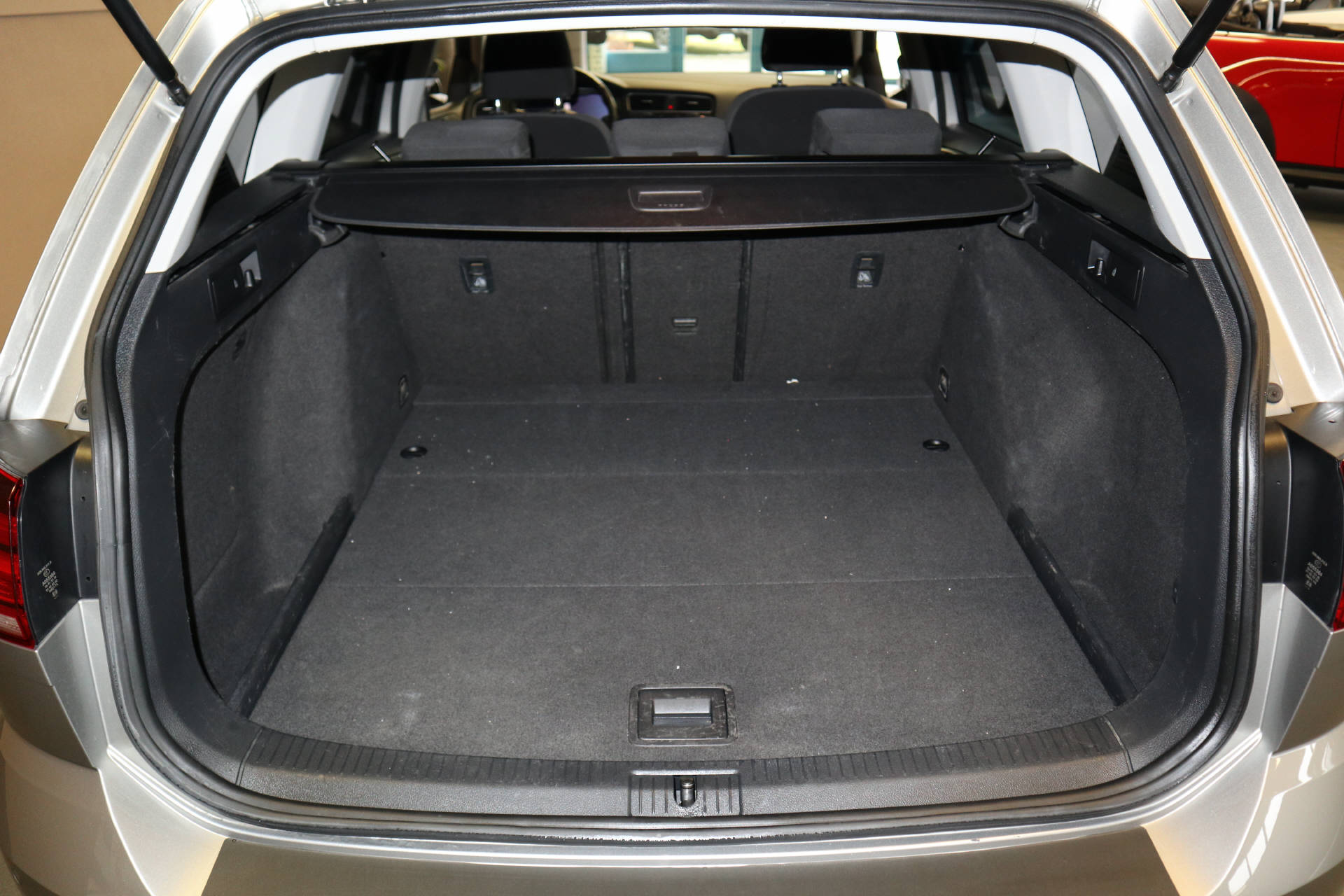 VW Golf VII Variant 2.0 TDI Comfortline DSG 4m-image-9