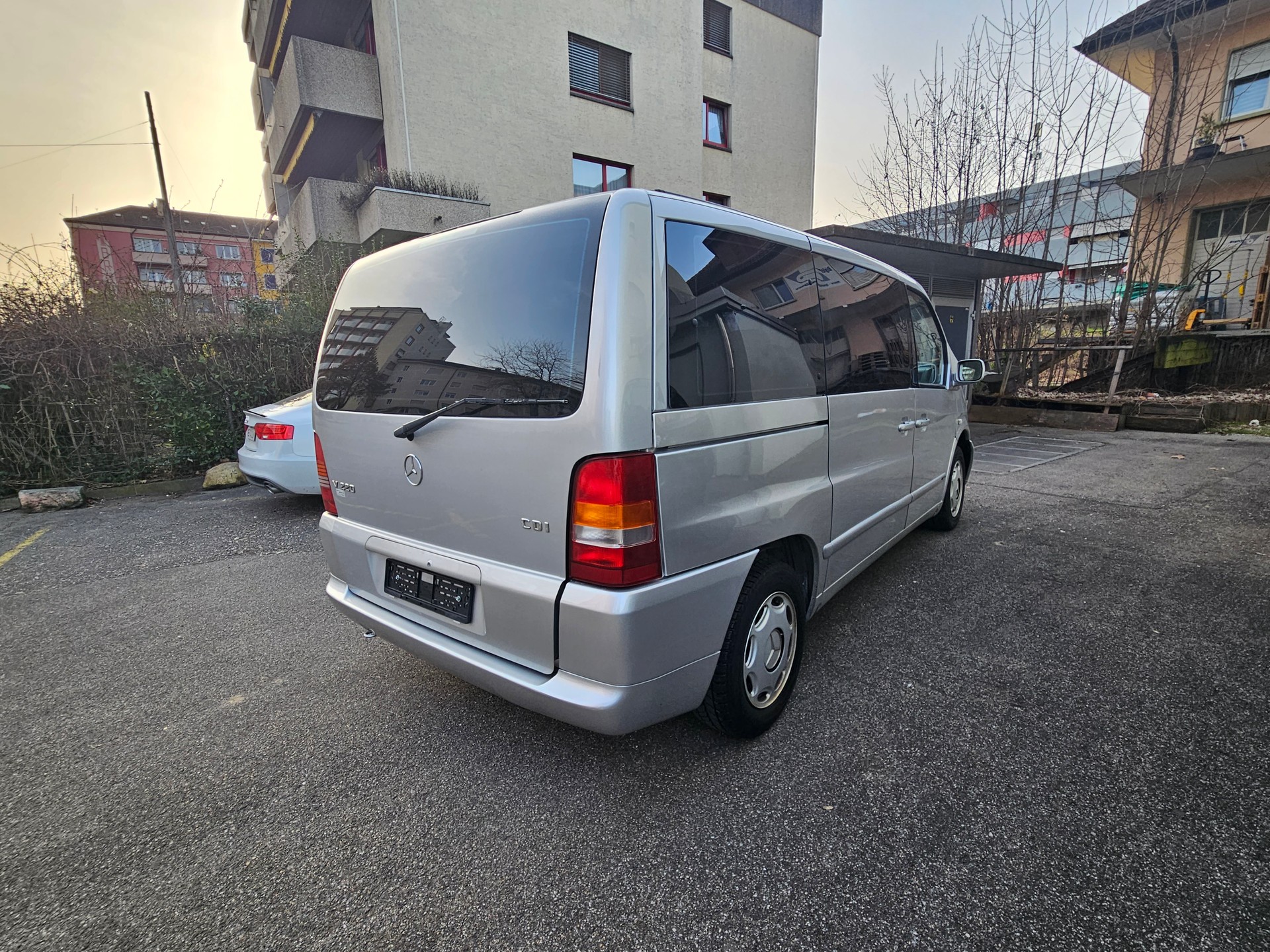 MERCEDES-BENZ V 220 CDI Fashion-image-5
