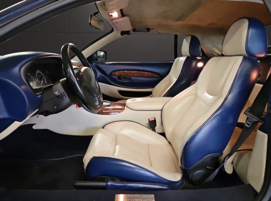 ASTON MARTIN DB7 Vantage Volante-image-8