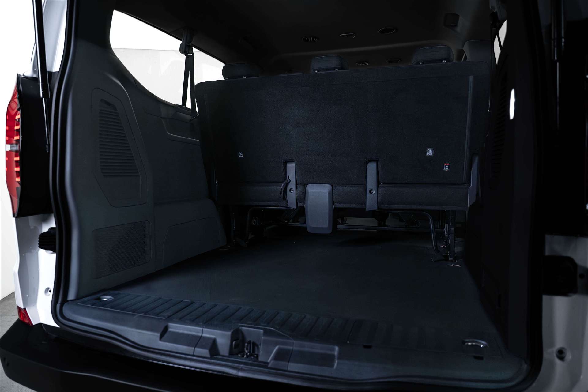 VW Caravelle 2.0 TDi 8-Plätzer HIT-Preis-showroom-element-3
