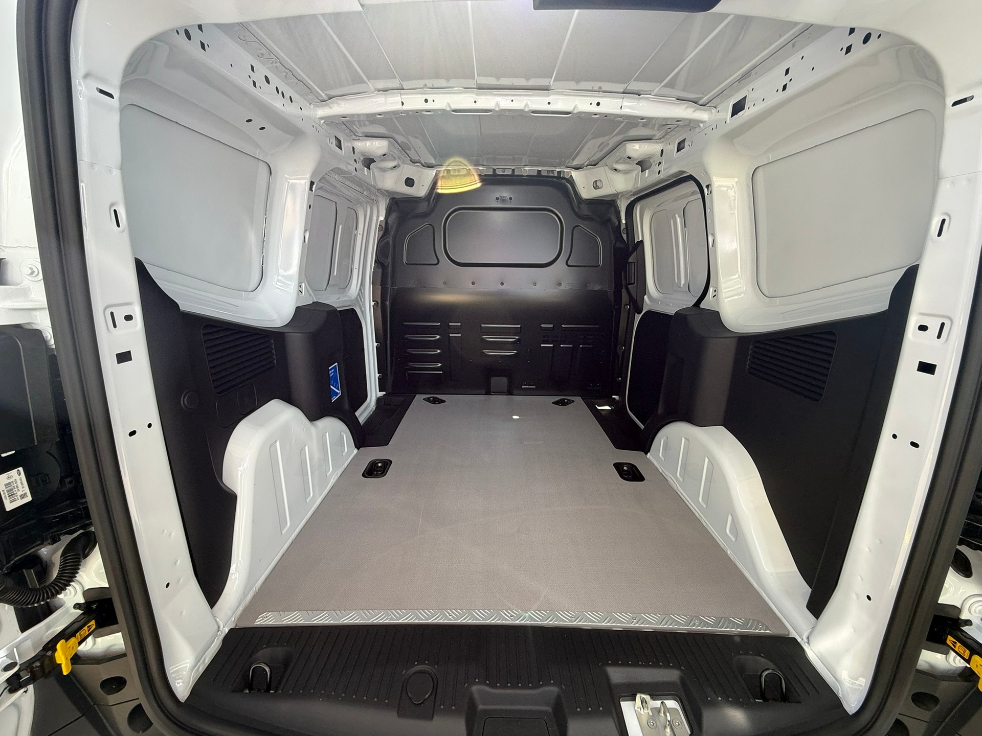 FORD Transit Courier Van 1.0 EcoBoost Limited Automat-image-6