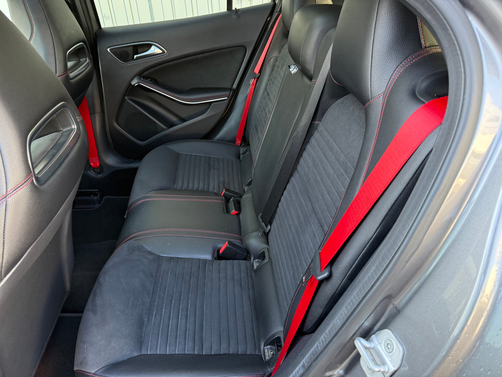 MERCEDES-BENZ GLA 45 AMG 4Matic 7G-DCT-image-6