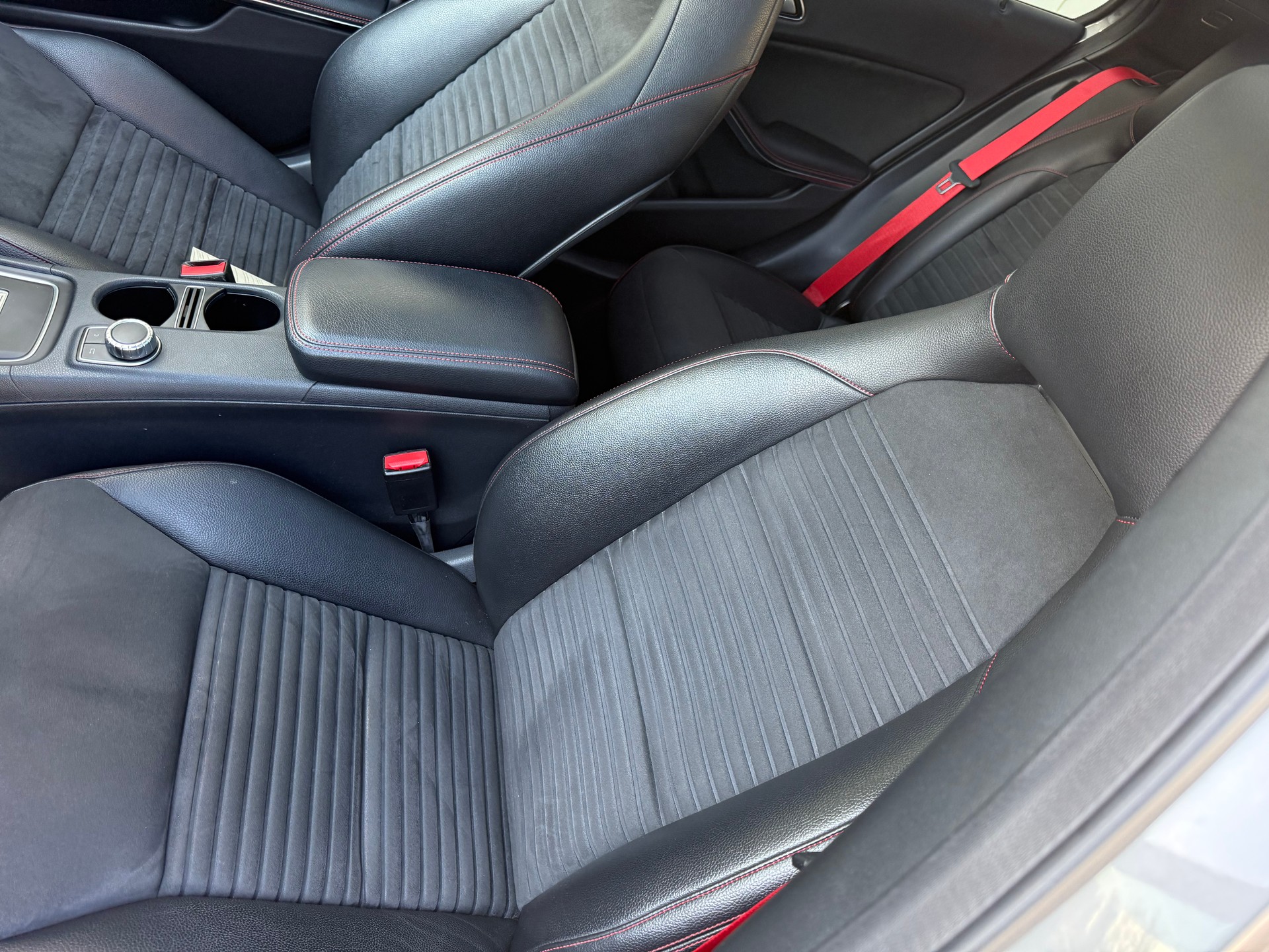 MERCEDES-BENZ GLA 45 AMG 4Matic 7G-DCT-image-8