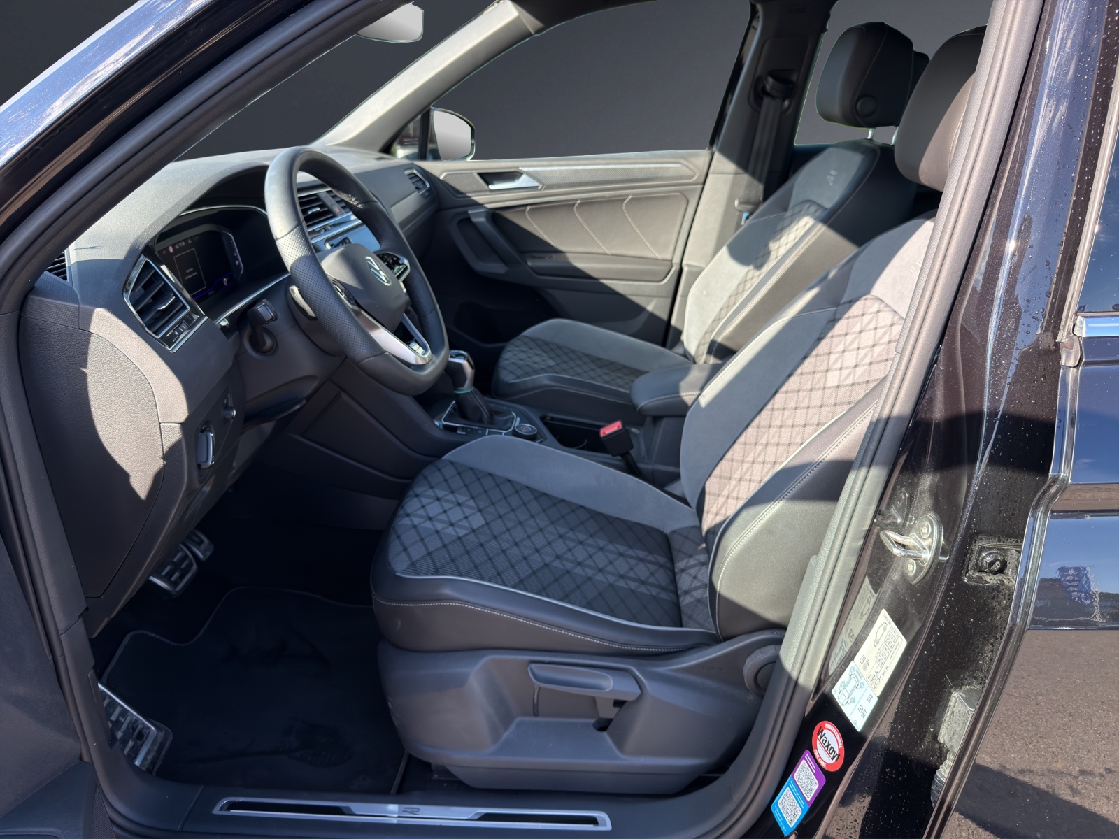 VW Tiguan 2.0TSI R-Line 4Motion DSG-image-5