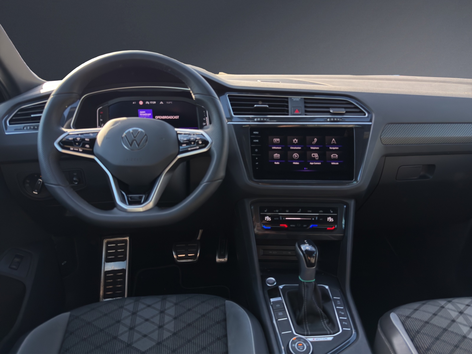 VW Tiguan 2.0TSI R-Line 4Motion DSG-image-7