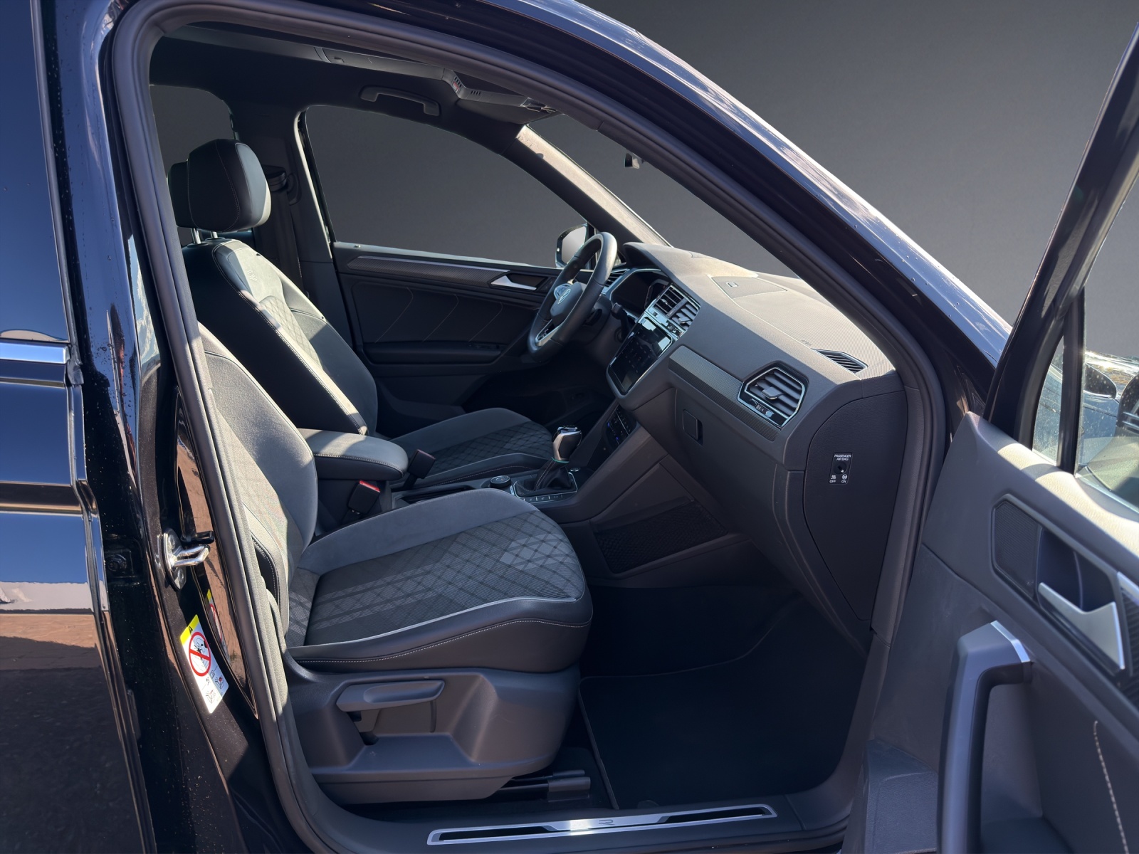 VW Tiguan 2.0TSI R-Line 4Motion DSG-image-6