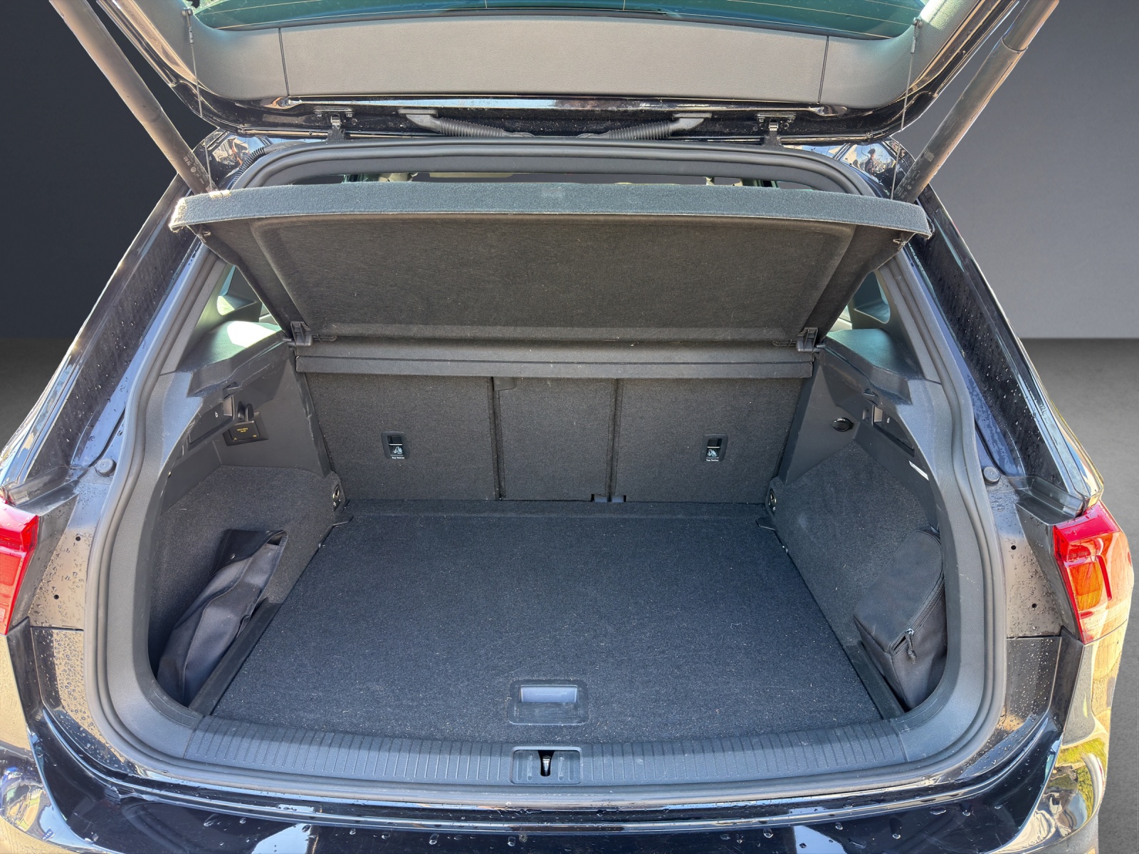 VW Tiguan 2.0TSI R-Line 4Motion DSG-image-11