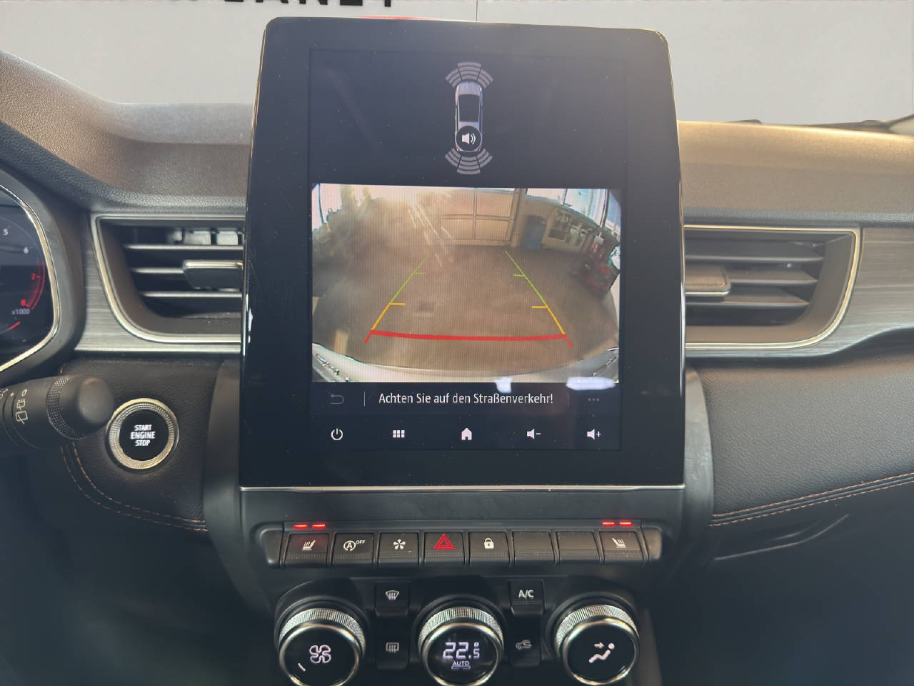 RENAULT Captur 1.3 TCe 140 Initiale EDC-image-10