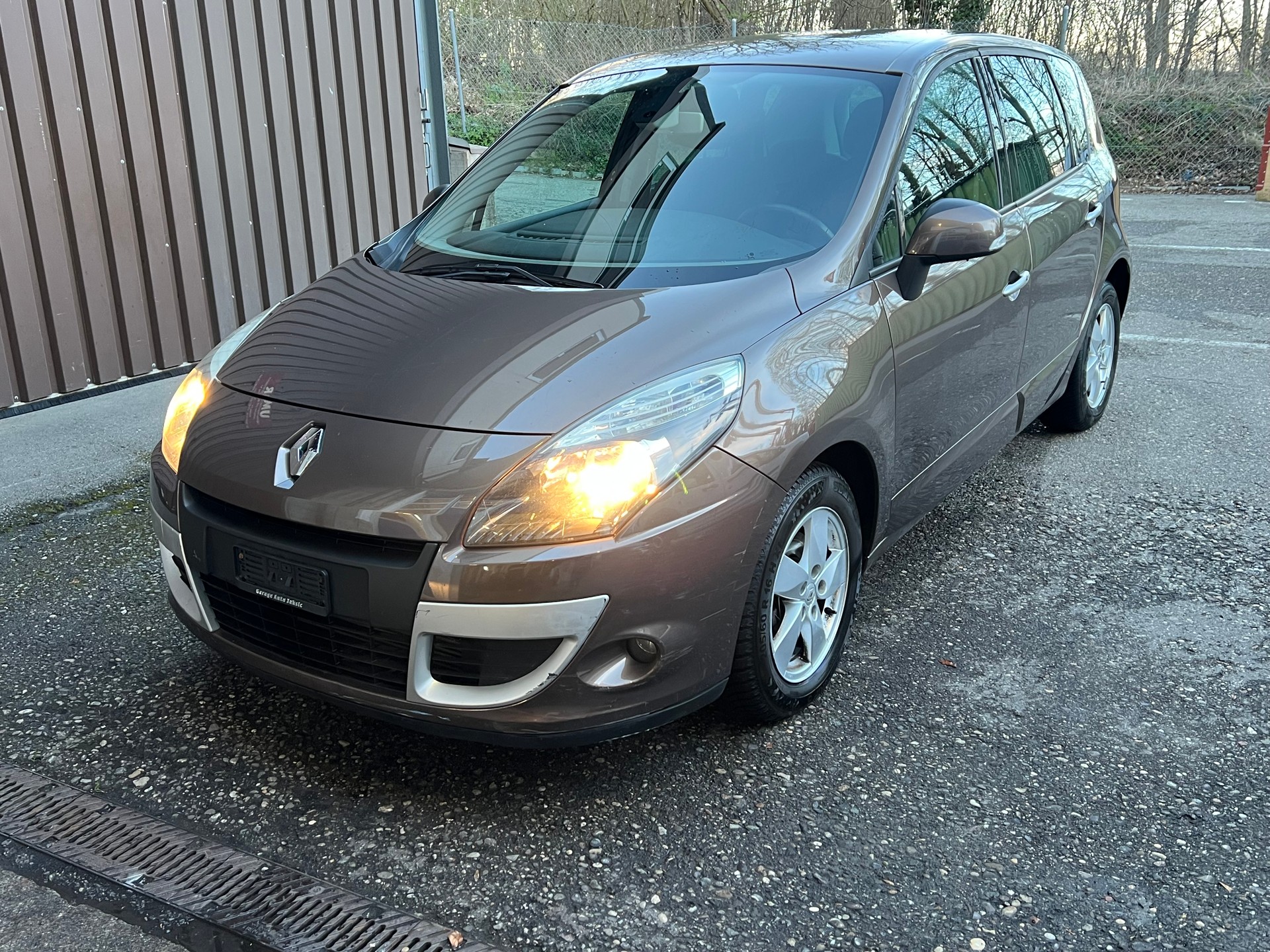 RENAULT Scénic 1.4 16V Turbo Privilège