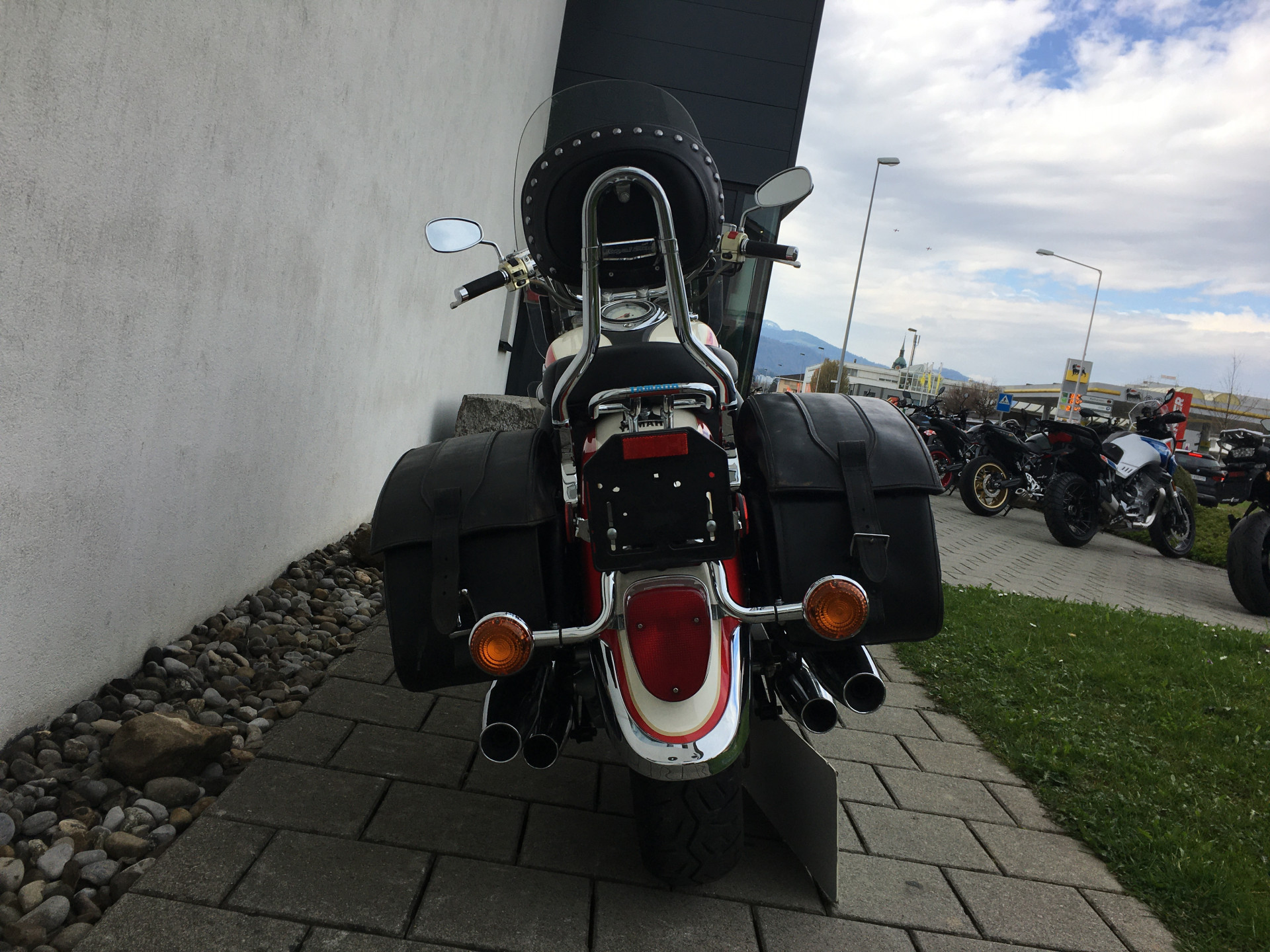 YAMAHA XVZ 1300 Royal Star Venture-image-8