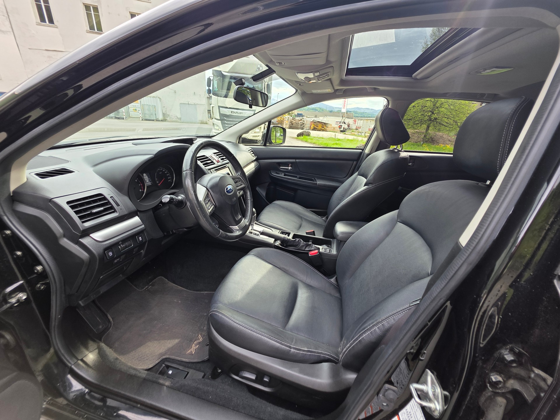 SUBARU XV 2.0 Swiss Three AWD CVT-image-22