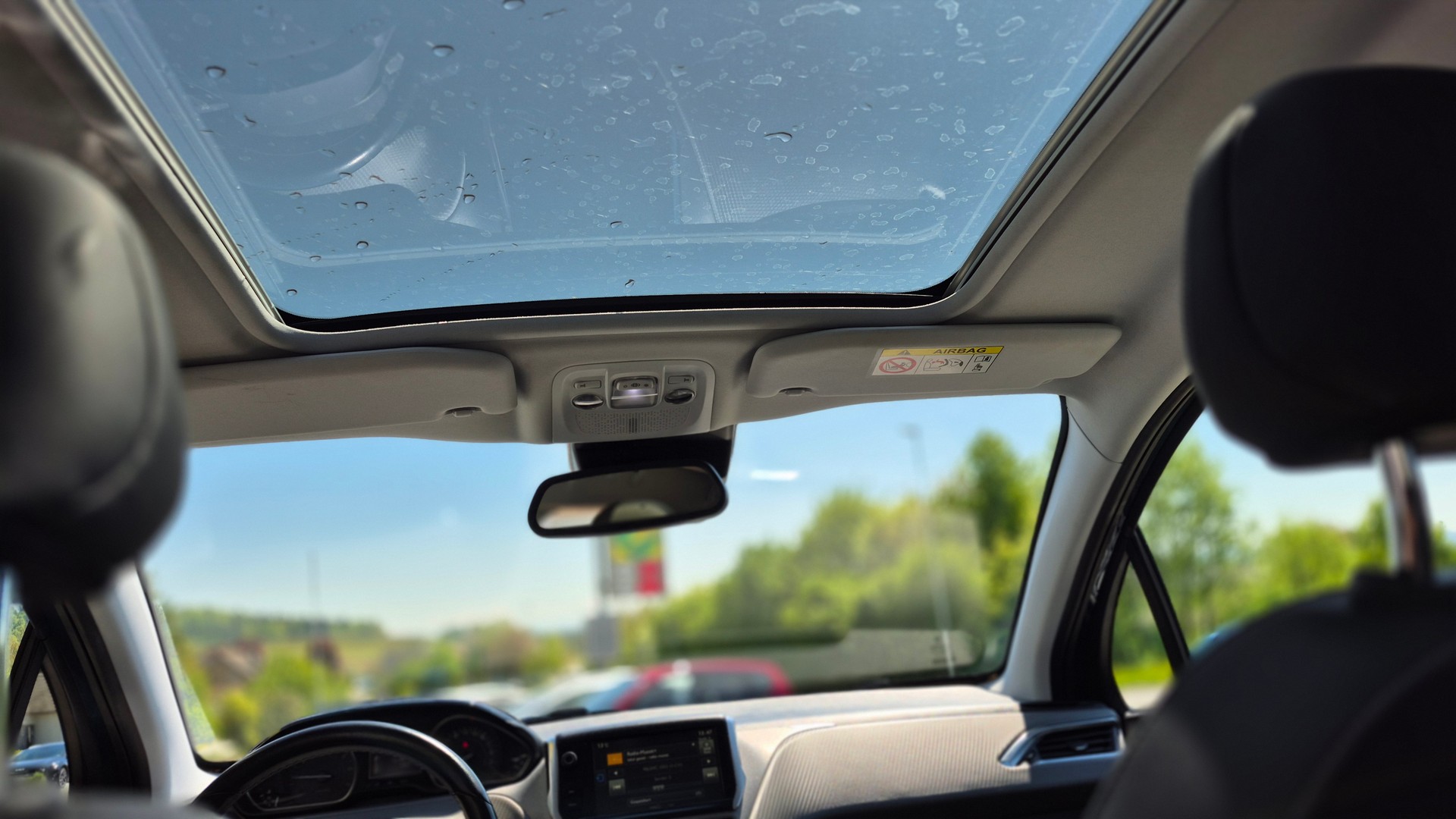 PEUGEOT 2008 1.2 PureTech Allure EAT6-image-7