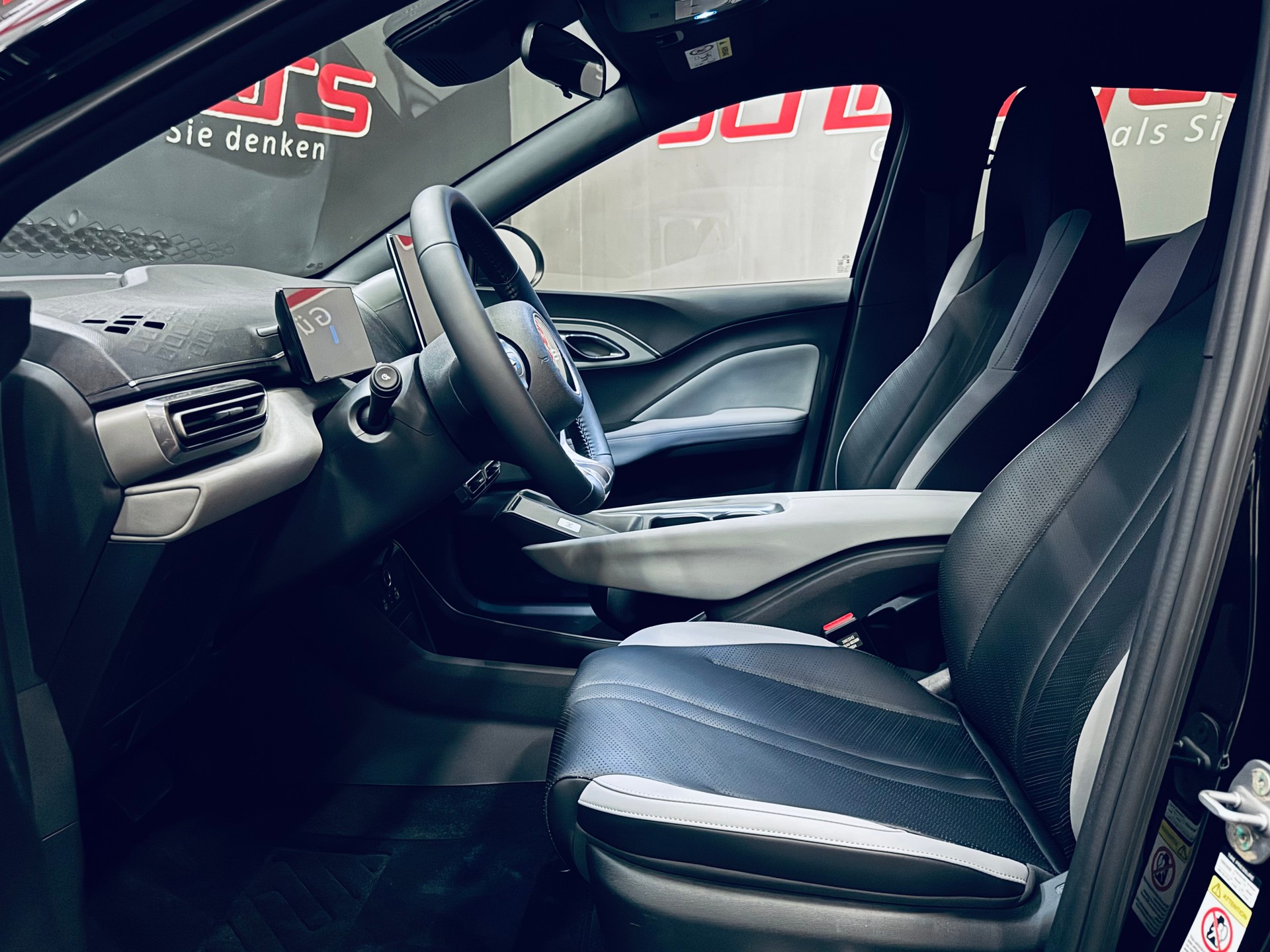 BYD Dolphin Surf 43 kWh Comfort-image-11