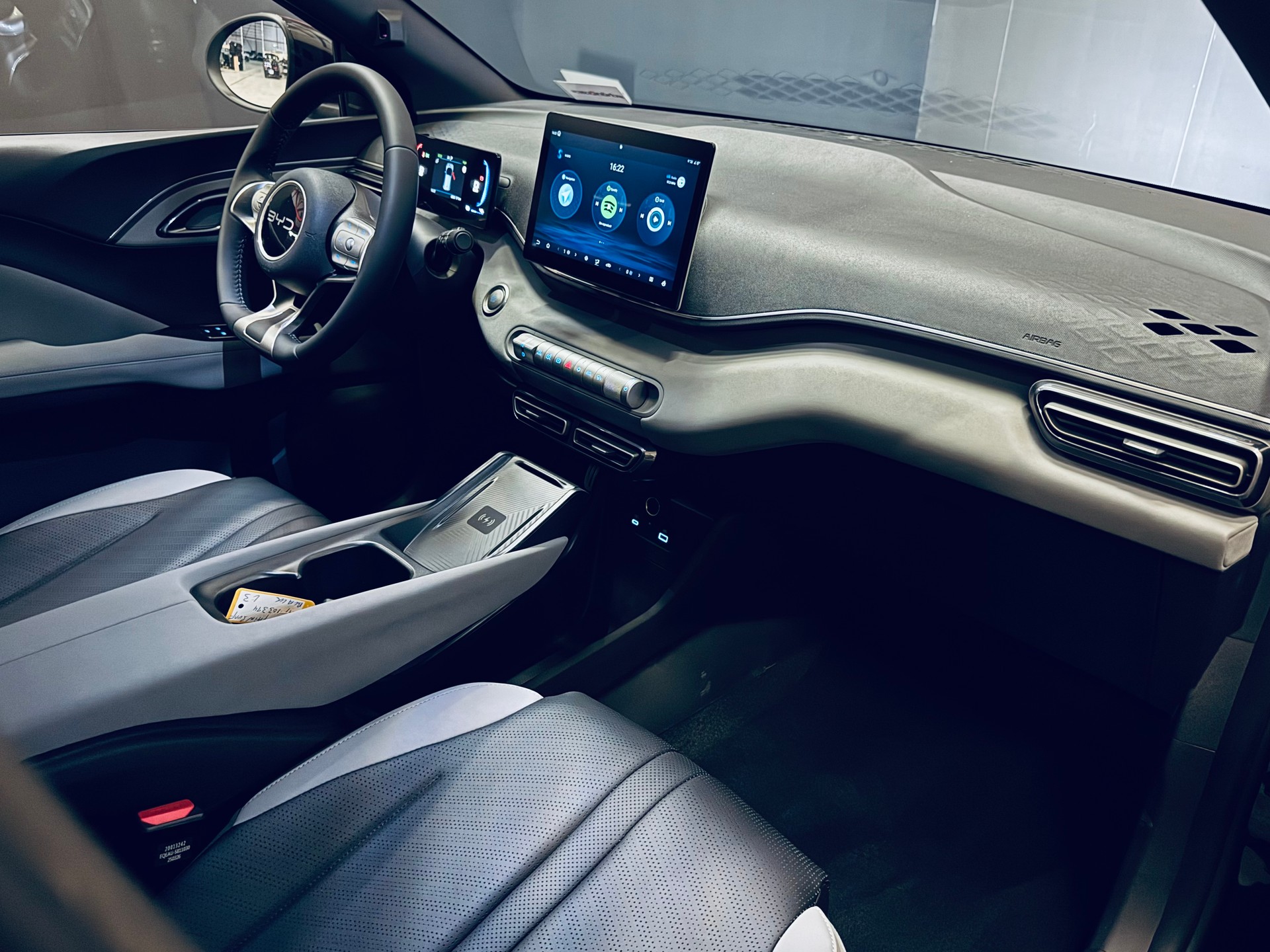 BYD Dolphin Surf 43 kWh Comfort-image-16