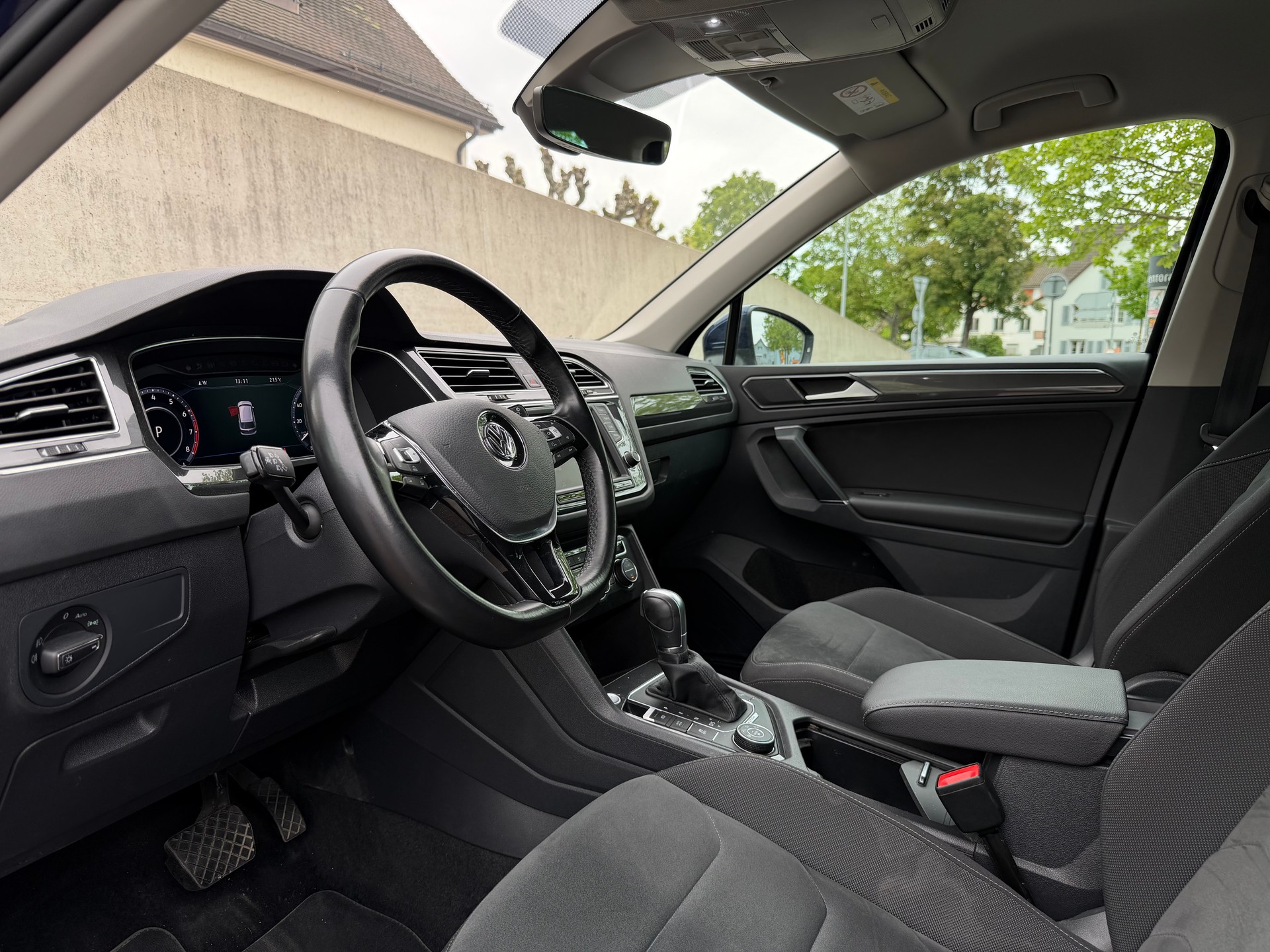 VW Tiguan 2.0TSI Comfortline 4Motion DSG-image-4
