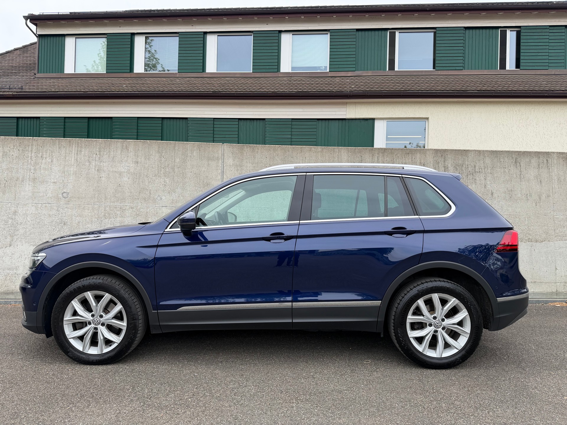 VW Tiguan 2.0TSI Comfortline 4Motion DSG-image-3