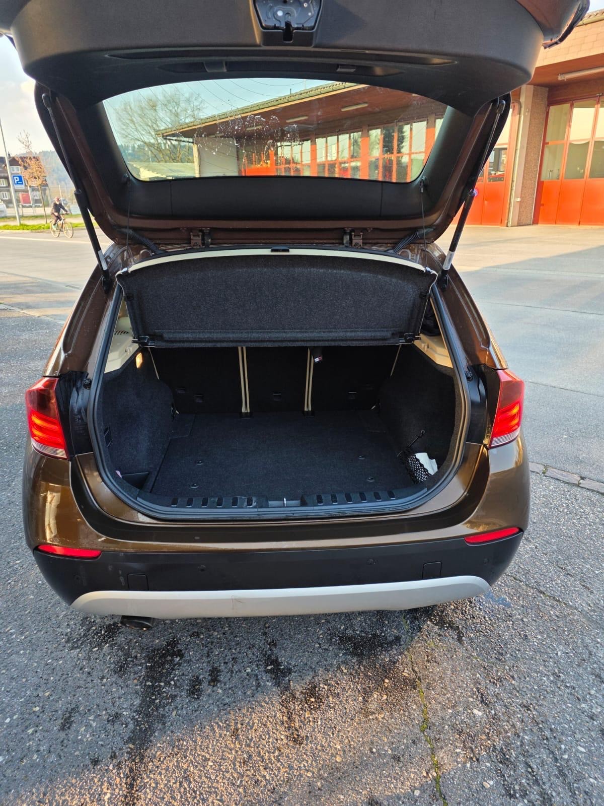 BMW X1 xDrive 20d Steptronic-image-10