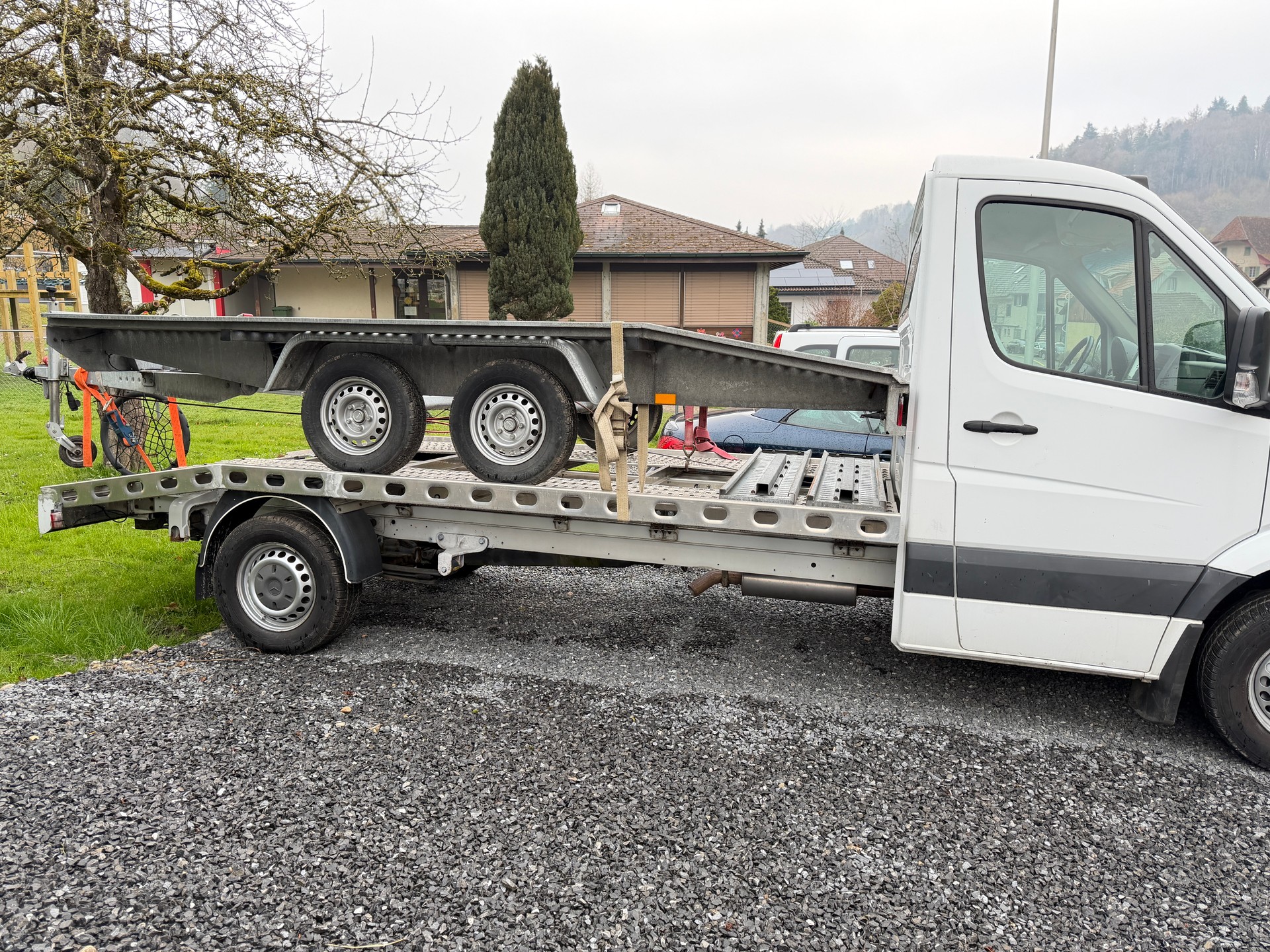 MERCEDES-BENZ AUTOTRANSPORTER 1600 kg Nutzlast mit Anhänger-image-12