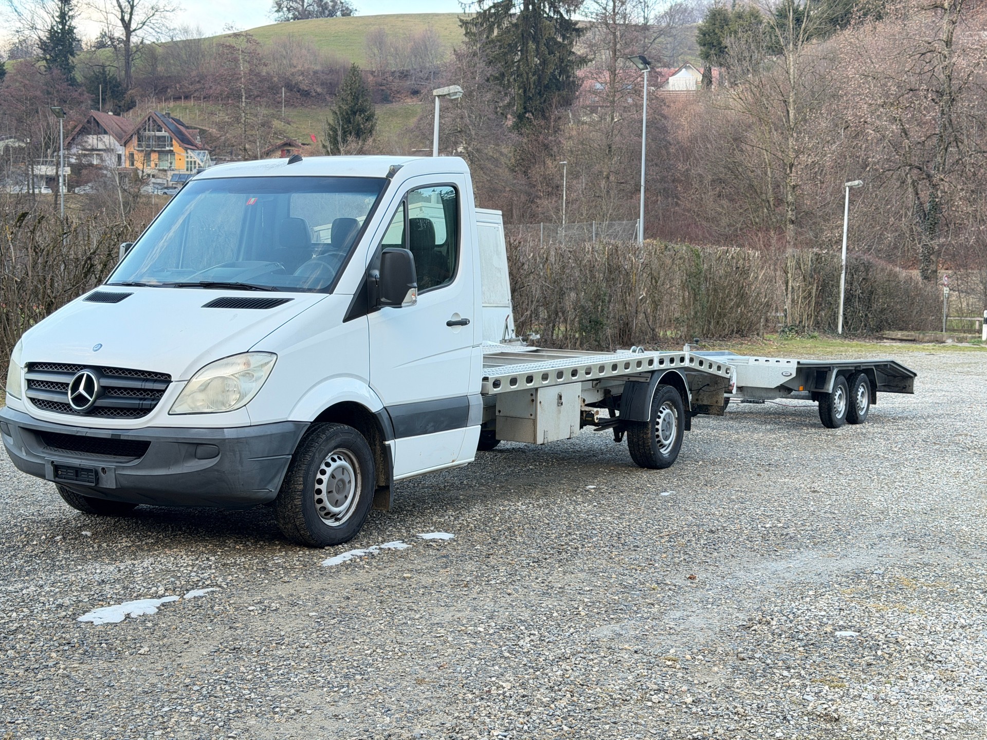 MERCEDES-BENZ AUTOTRANSPORTER 1600 kg Nutzlast mit Anhänger