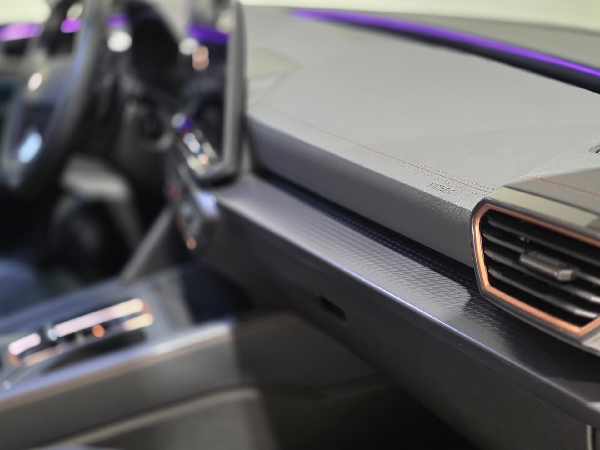 CUPRA LEON 2.0 TSI VZ 300 DSG-image-22