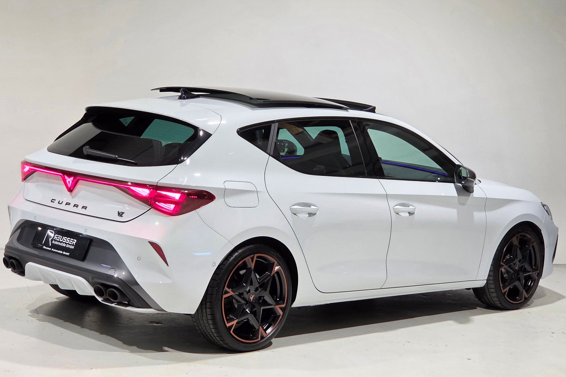 CUPRA LEON 2.0 TSI VZ 300 DSG-image-29