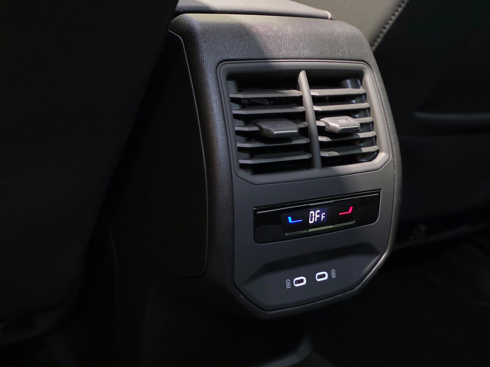 CUPRA LEON 2.0 TSI VZ 300 DSG-image-18