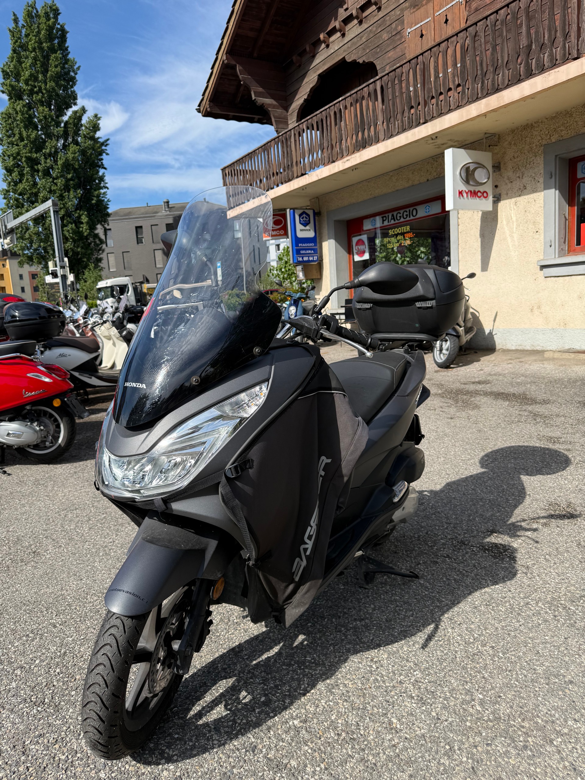 HONDA PCX 125 i-image-1