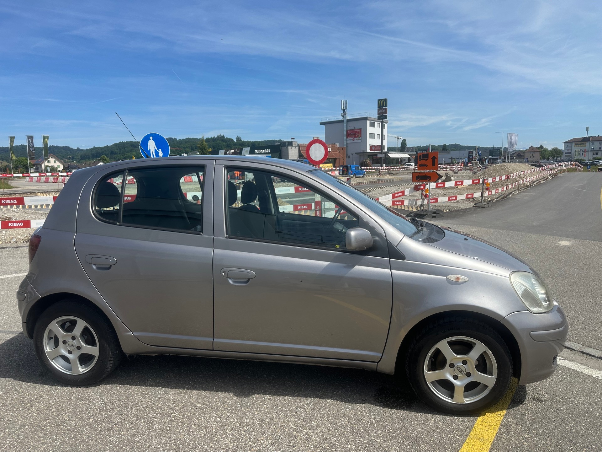 TOYOTA Yaris 1.4 D-4D Linea Luna-image-6