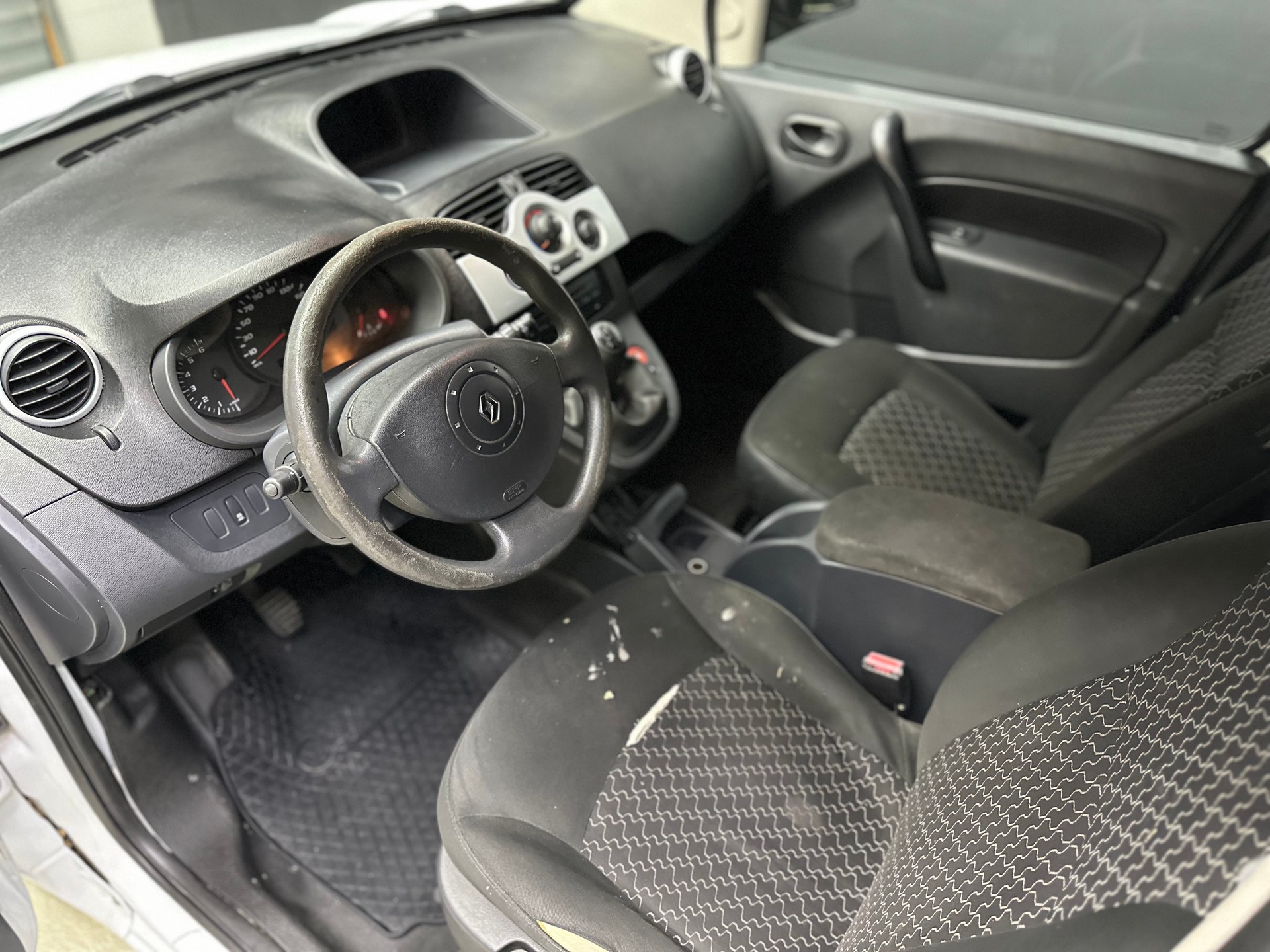 RENAULT Kangoo Maxi dCi 90 2 Plätze / 2 places-image-9