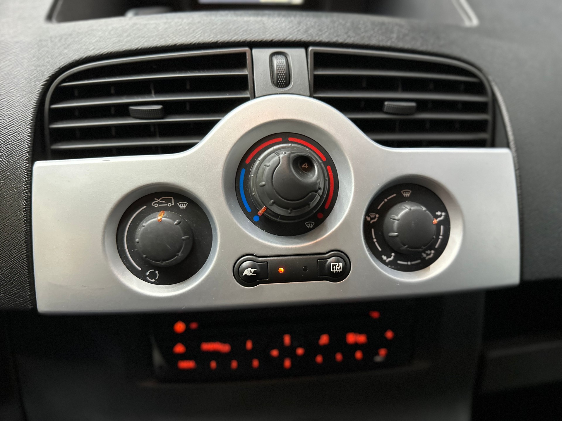 RENAULT Kangoo Maxi dCi 90 2 Plätze / 2 places-image-12