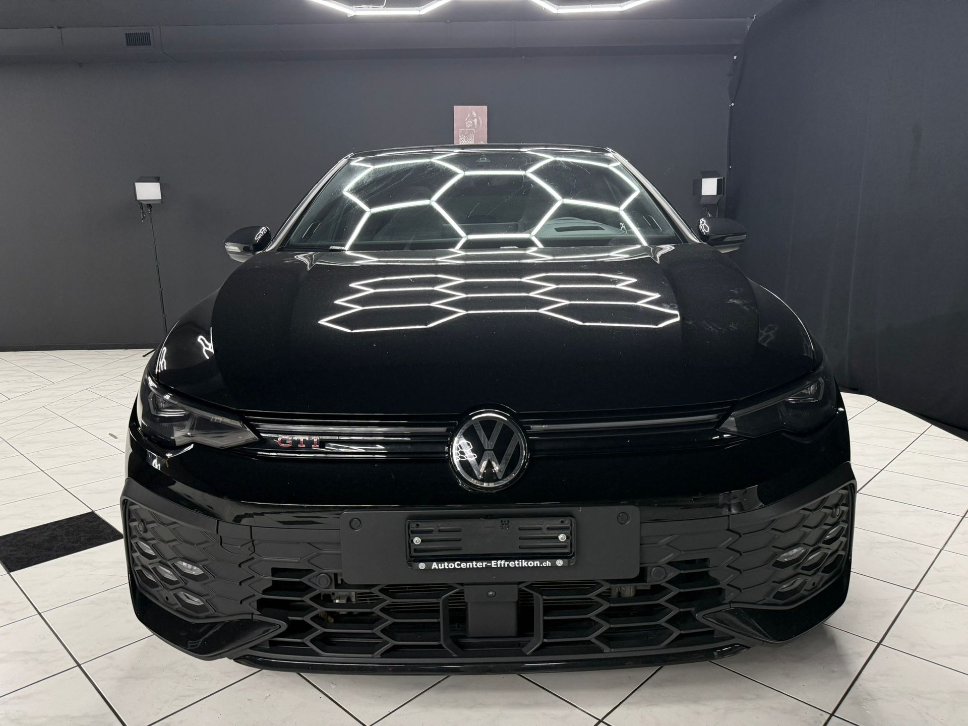 VW Golf 2.0 TSI GTI DSG-showroom-element-3