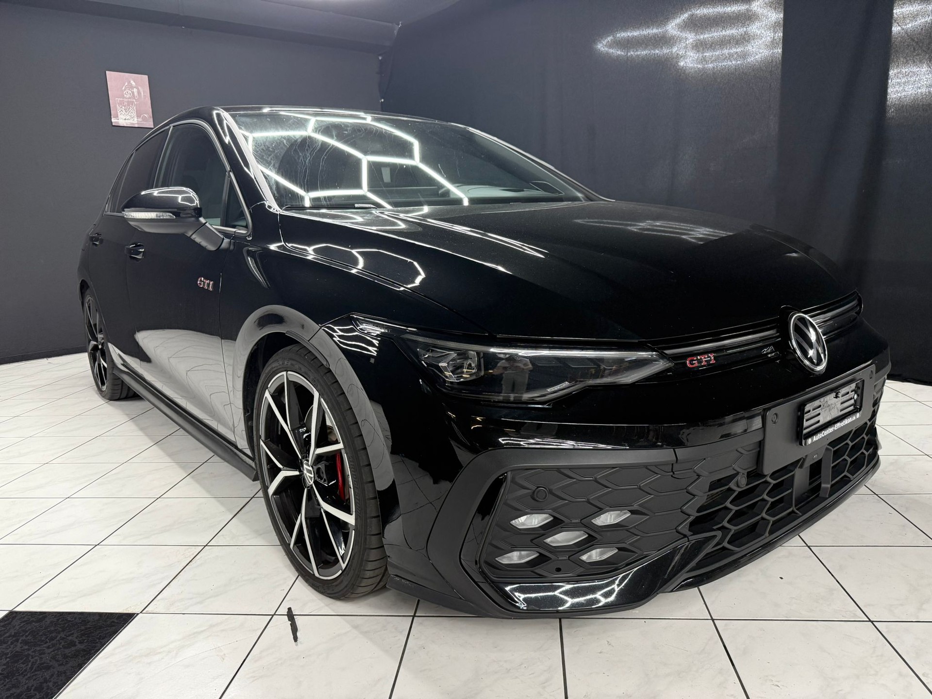 VW Golf 2.0 TSI GTI DSG-showroom-element-2