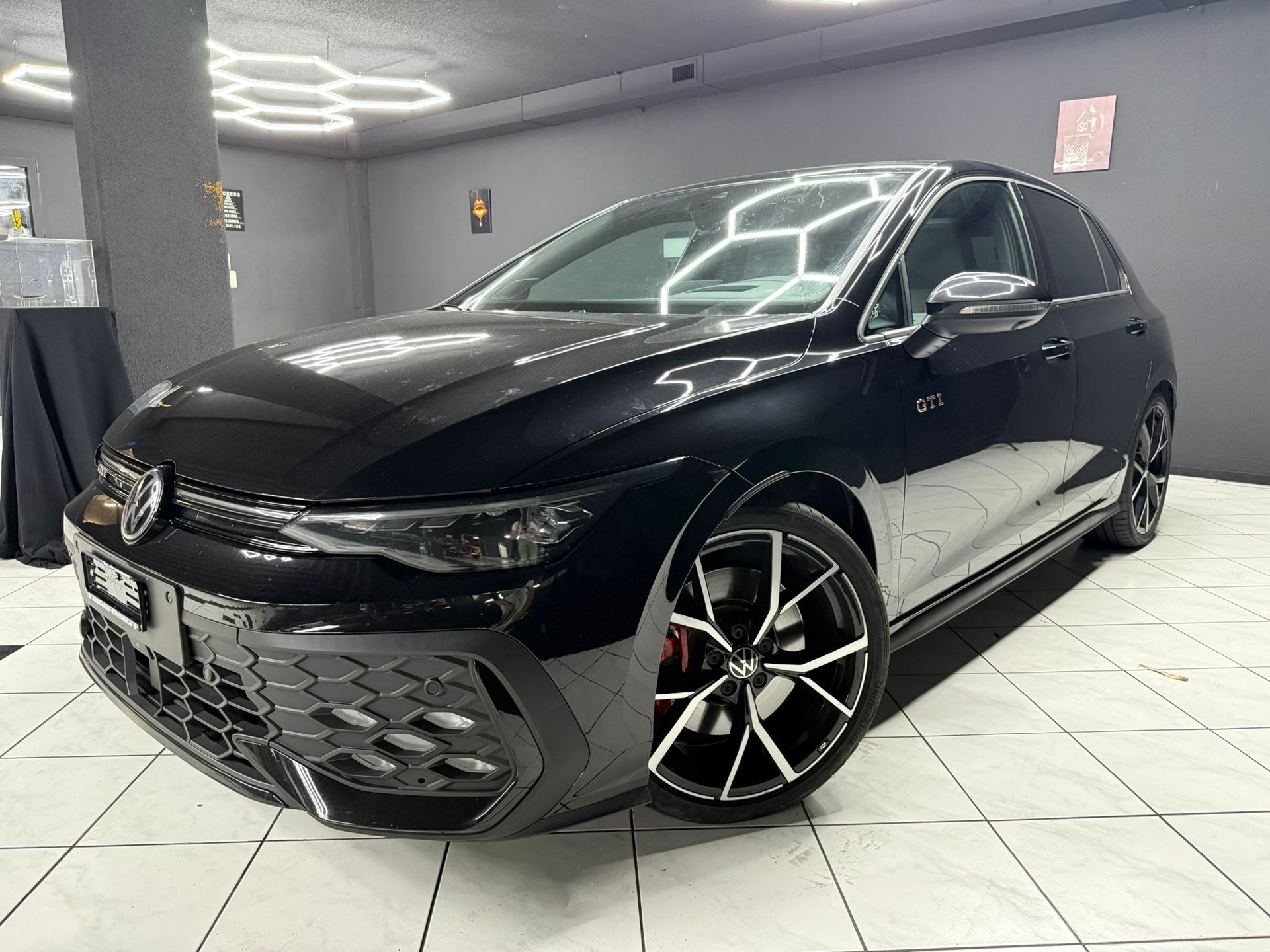 VW Golf 2.0 TSI GTI DSG-showroom-element-1