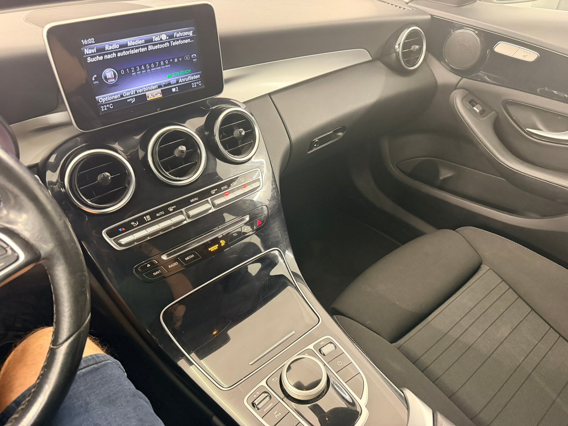 MERCEDES-BENZ C 220 d Swiss Star 4Matic 9G-Tronic-image-16