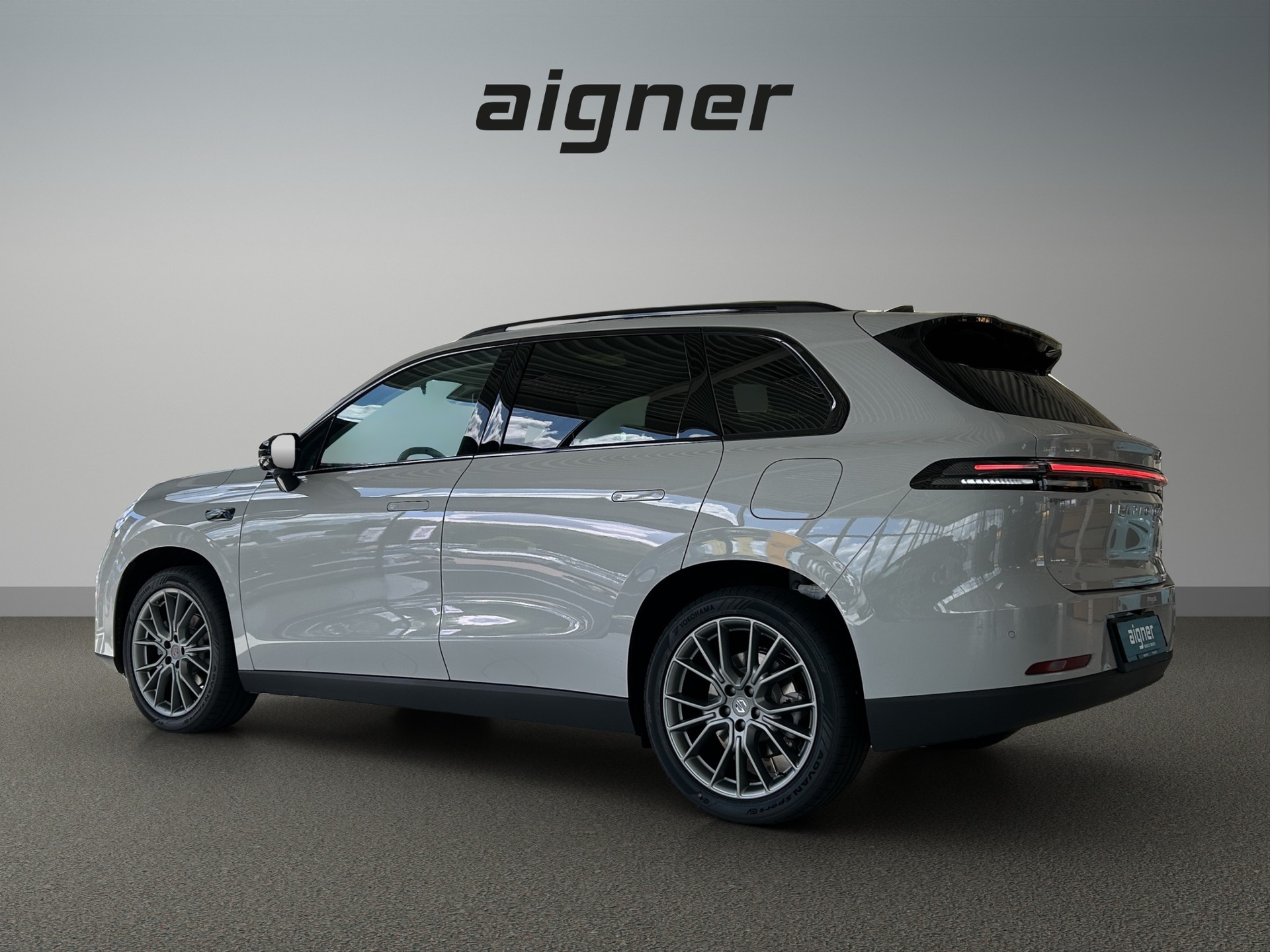 LEAPMOTOR C10 1.5 Hybrid EV-showroom-element-2
