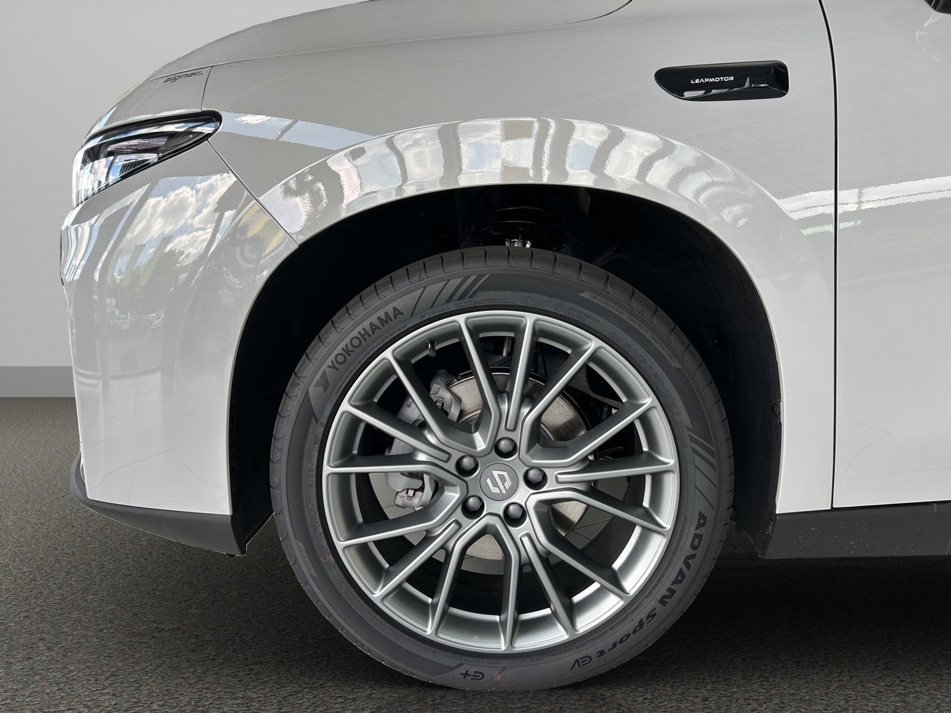 LEAPMOTOR C10 1.5 Hybrid EV-image-9
