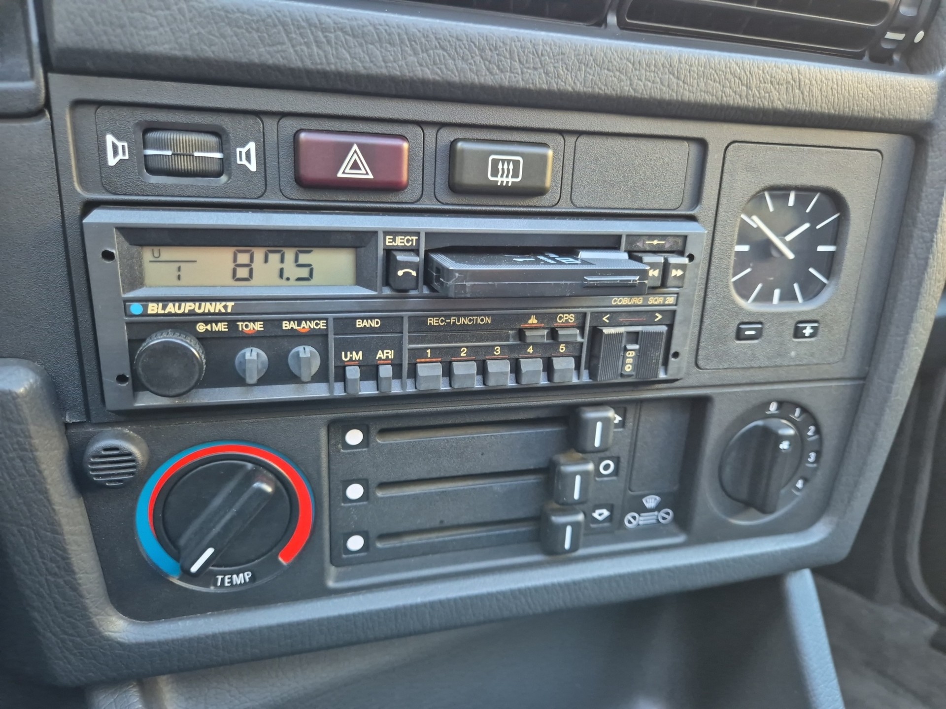 BMW 323i CH-image-16