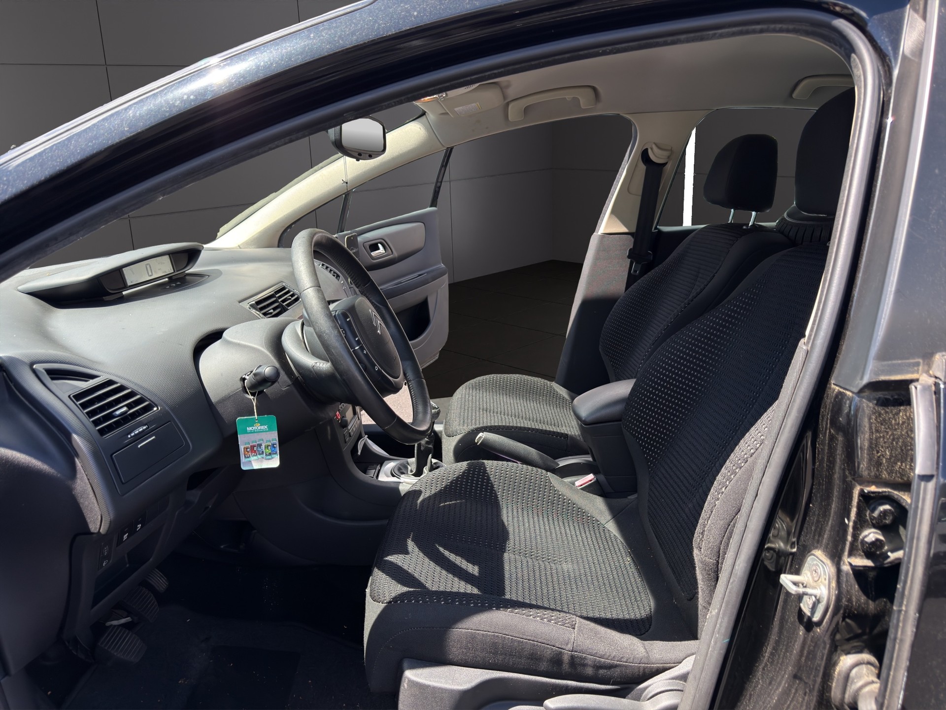 CITROEN C4 Berline 1.6i 16V VTR (Pack)-image-10