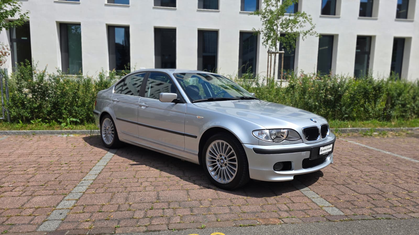 BMW 330xi Facelift Frisch ab MFK und Service / Elk Leder Sitz / XENON / Tempomat / PDC Sens. / Regen Sens.-image-1