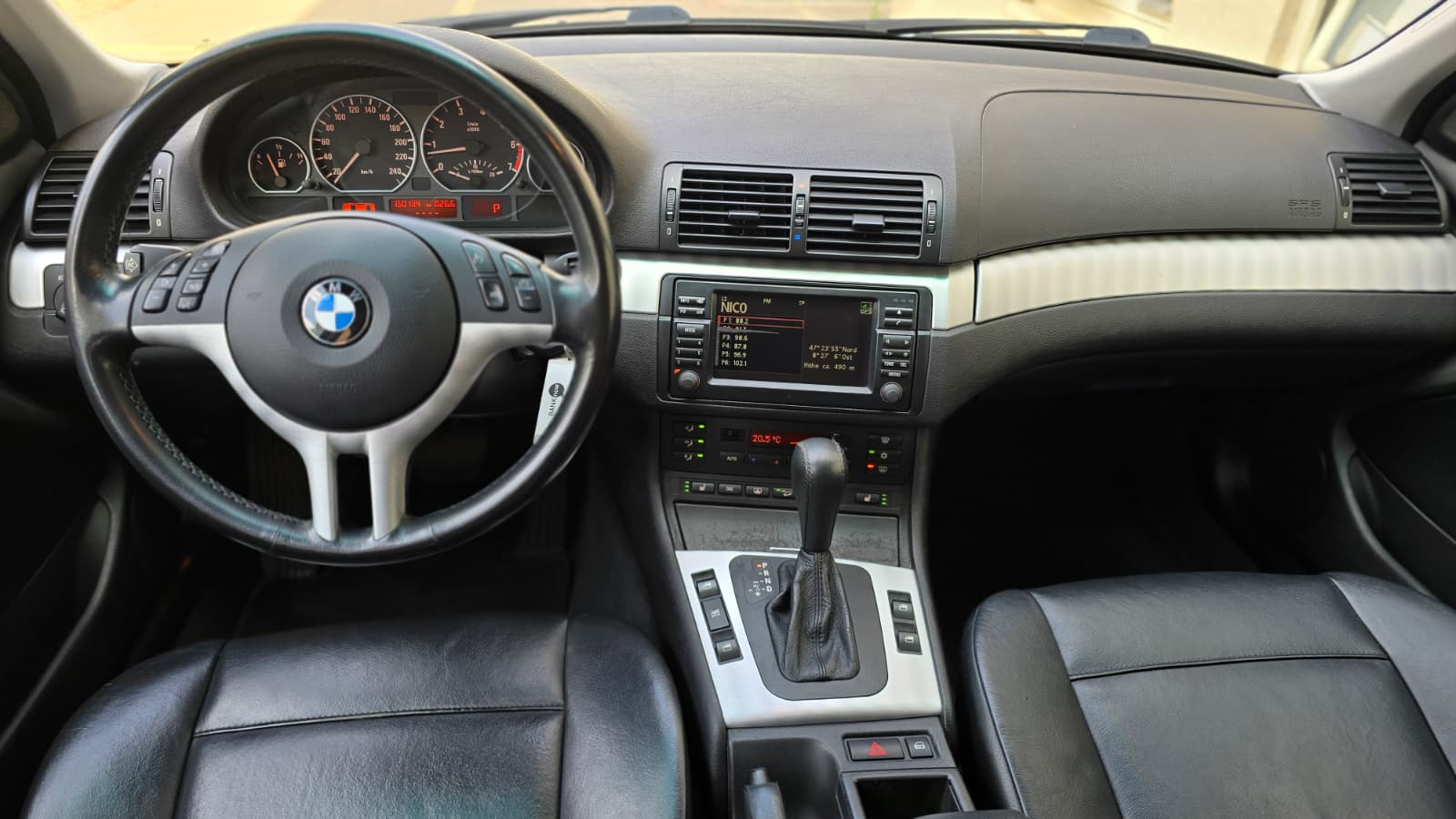 BMW 330xi Facelift Frisch ab MFK und Service / Elk Leder Sitz / XENON / Tempomat / PDC Sens. / Regen Sens.-image-13