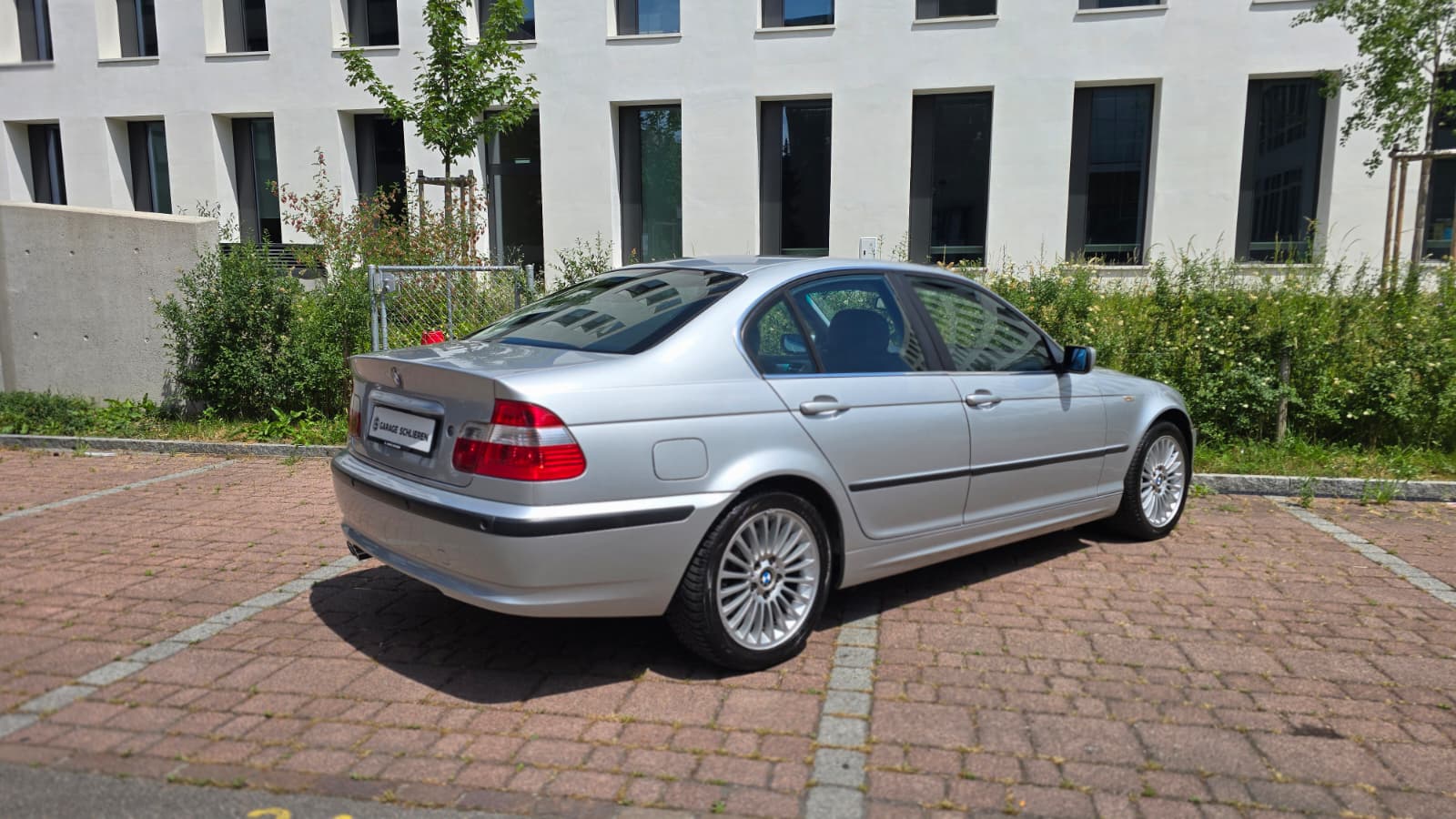 BMW 330xi Facelift Frisch ab MFK und Service / Elk Leder Sitz / XENON / Tempomat / PDC Sens. / Regen Sens.-image-5