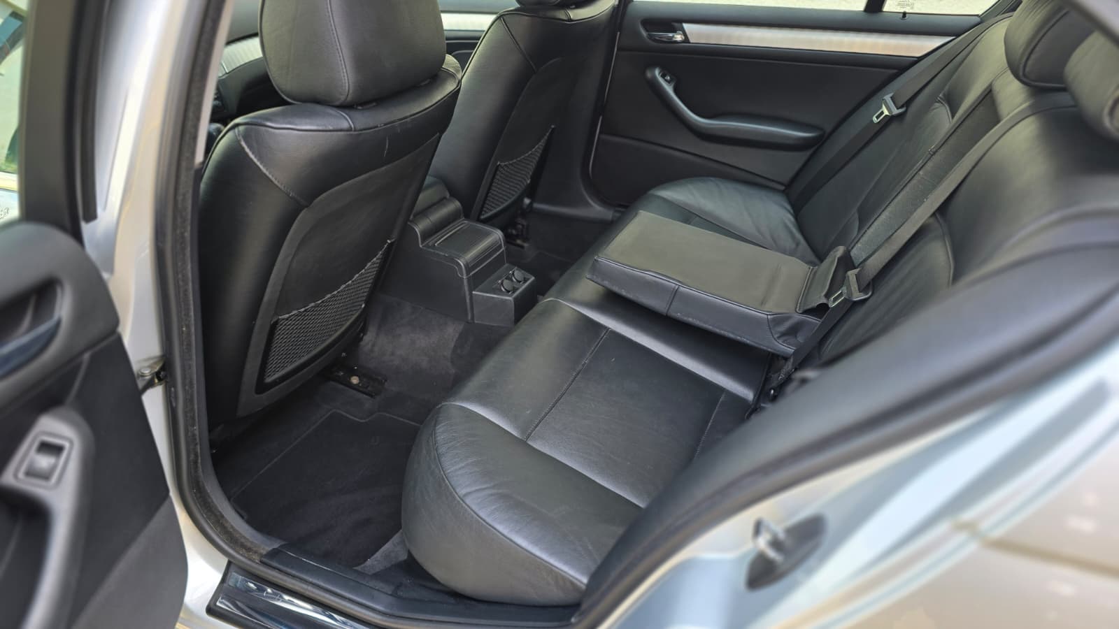 BMW 330xi Facelift Frisch ab MFK und Service / Elk Leder Sitz / XENON / Tempomat / PDC Sens. / Regen Sens.-image-12