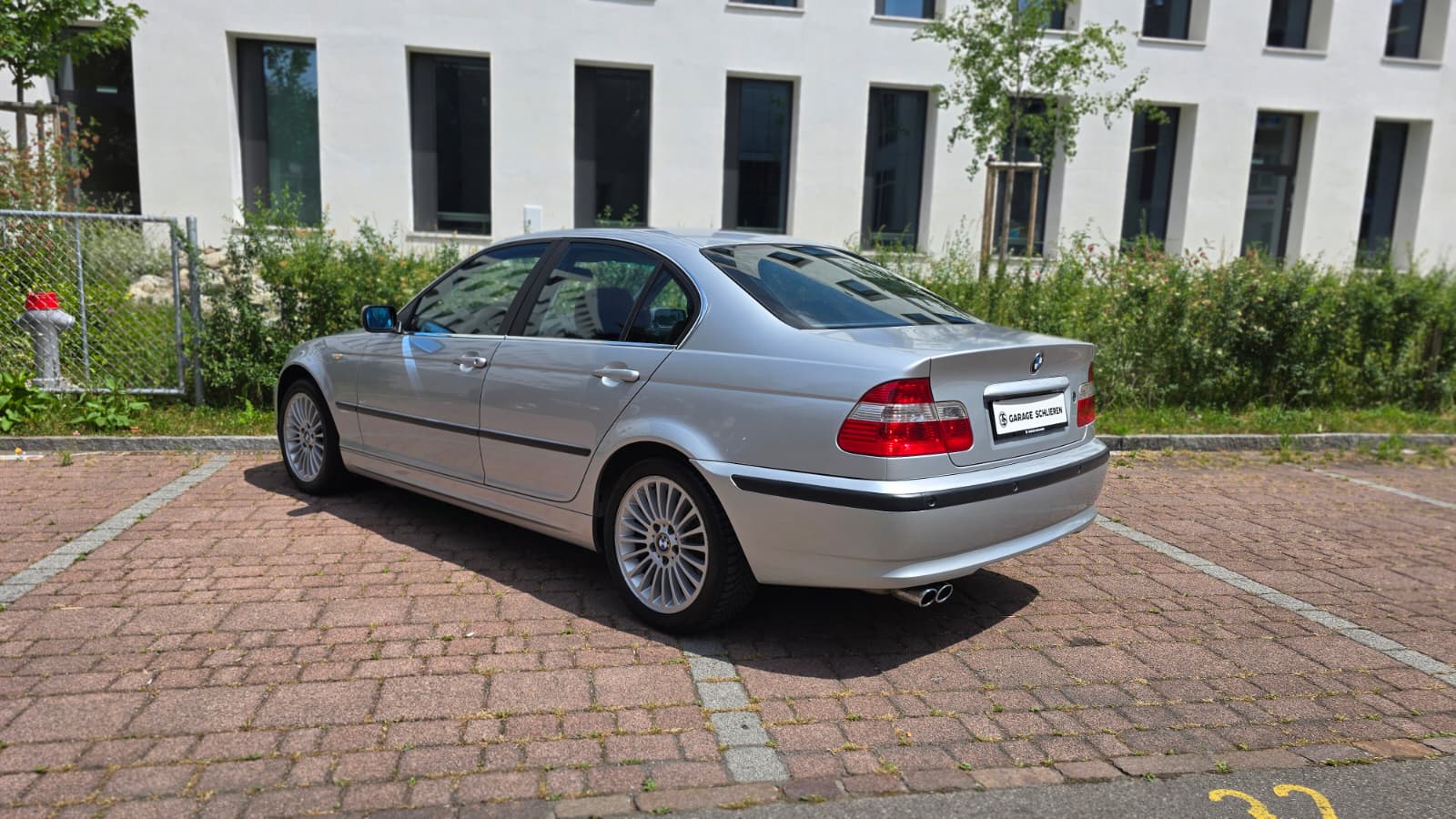 BMW 330xi Facelift Frisch ab MFK und Service / Elk Leder Sitz / XENON / Tempomat / PDC Sens. / Regen Sens.-image-6