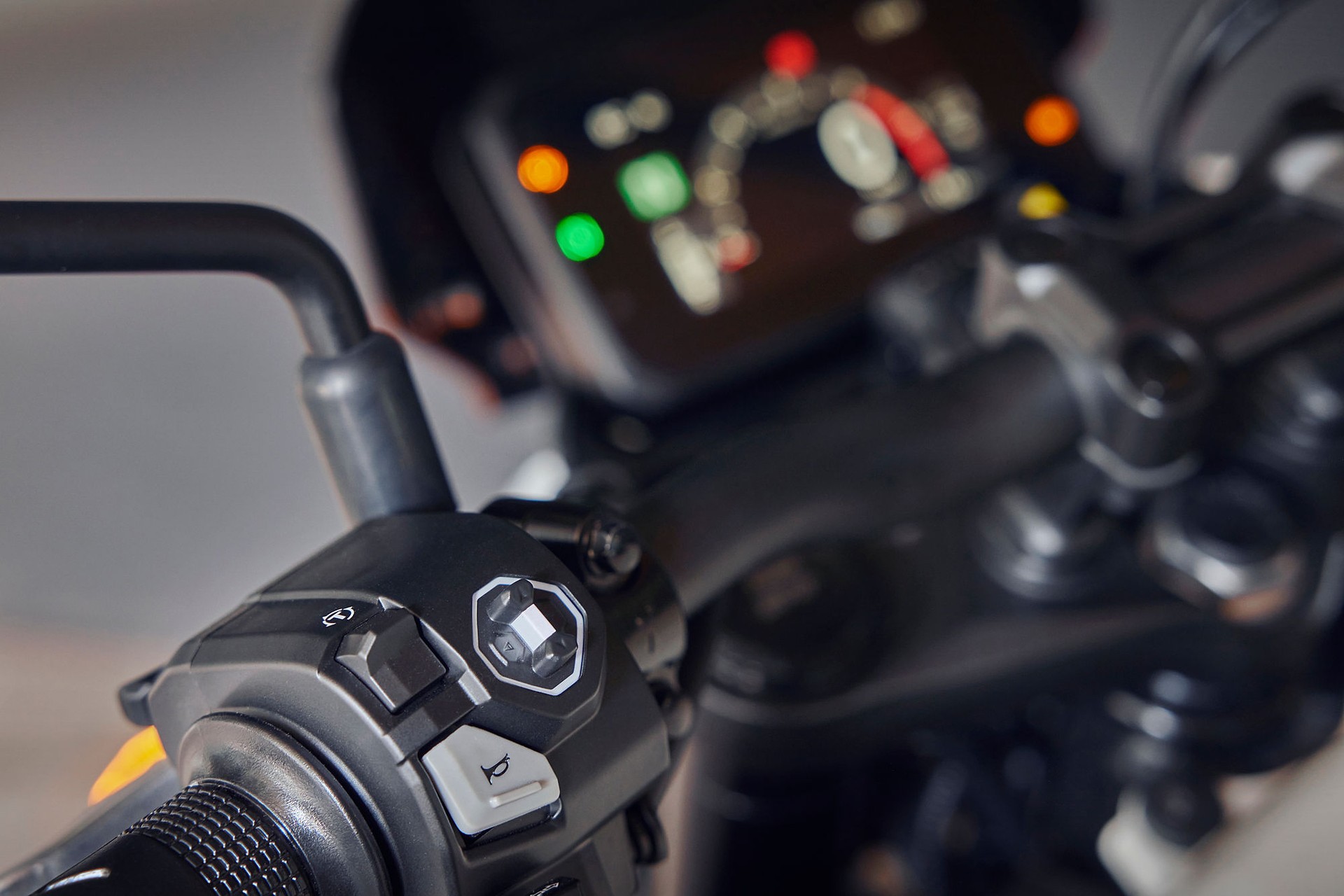 HONDA CB 500 E-CLUTCH-image-2