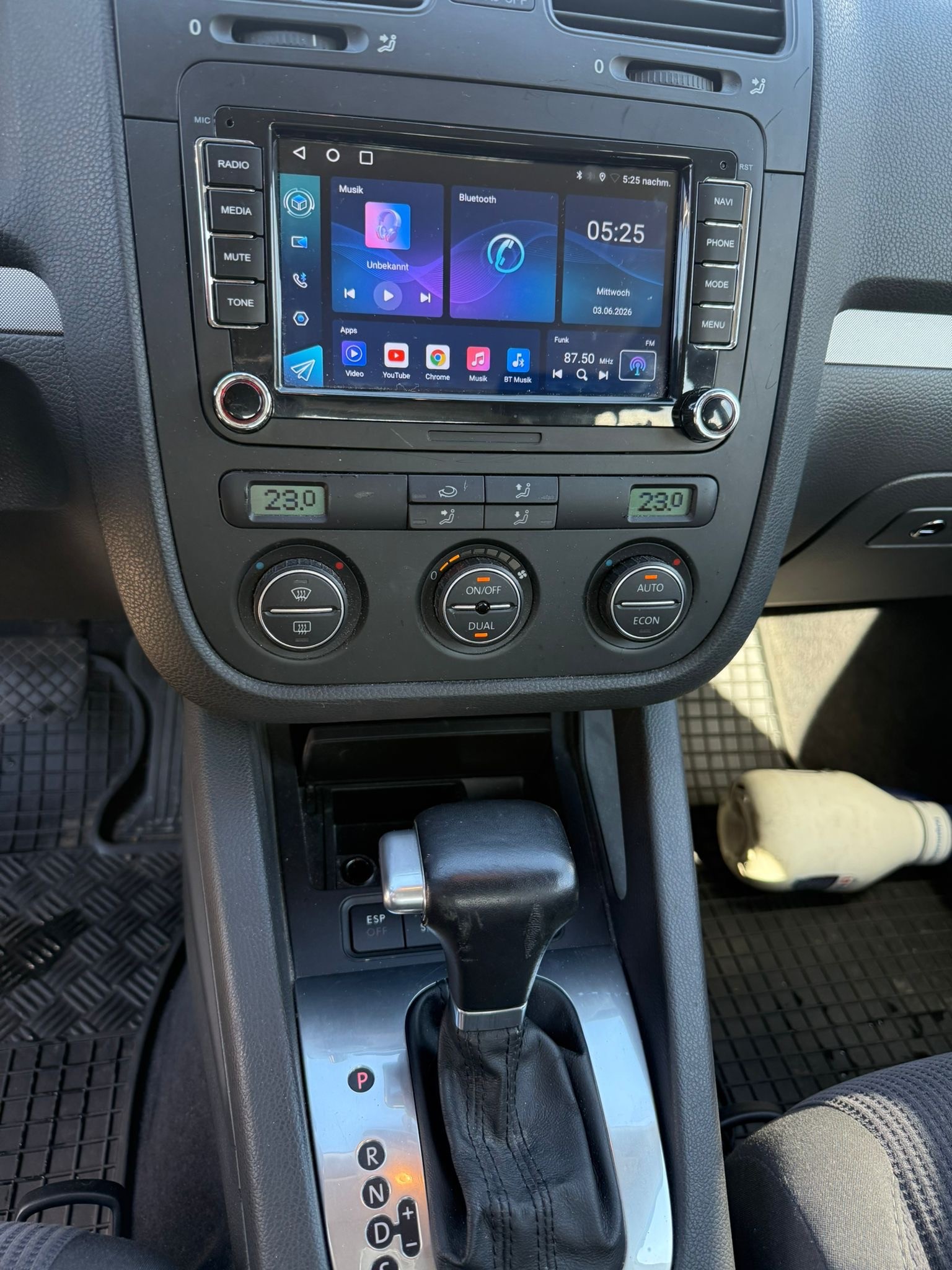 VW Jetta 2.0 FSI Comfortline-image-5
