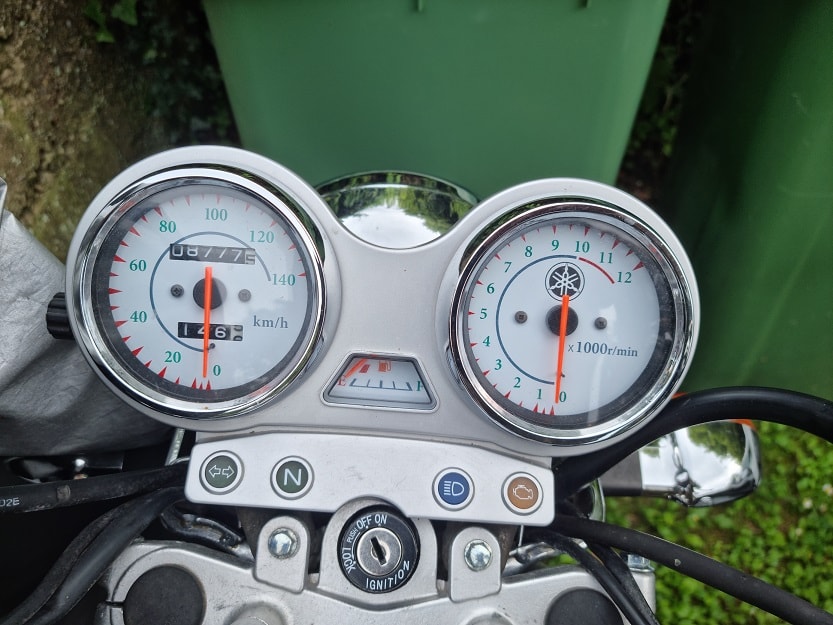 YAMAHA YBR 125 Custom-image-2