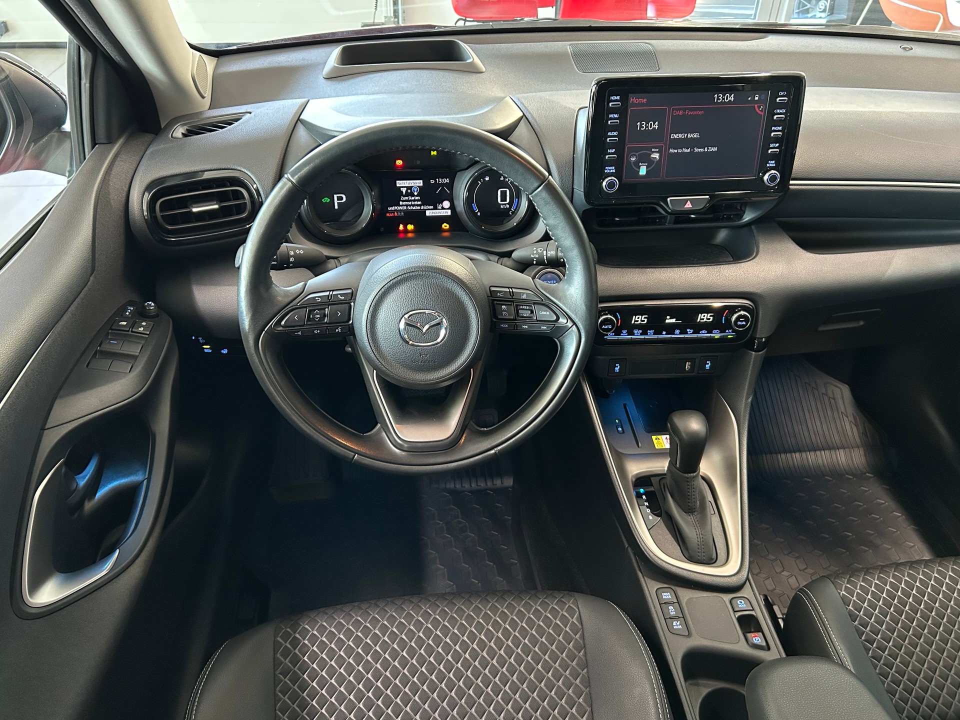 MAZDA 2 Hybrid Select-image-13